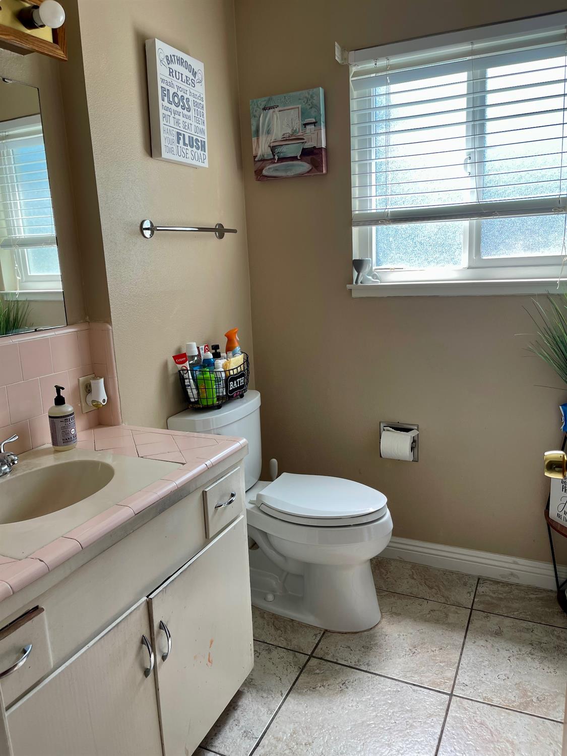 Detail Gallery Image 35 of 40 For 25292 N Eunice Ave, Acampo,  CA 95220 - 3 Beds | 2 Baths