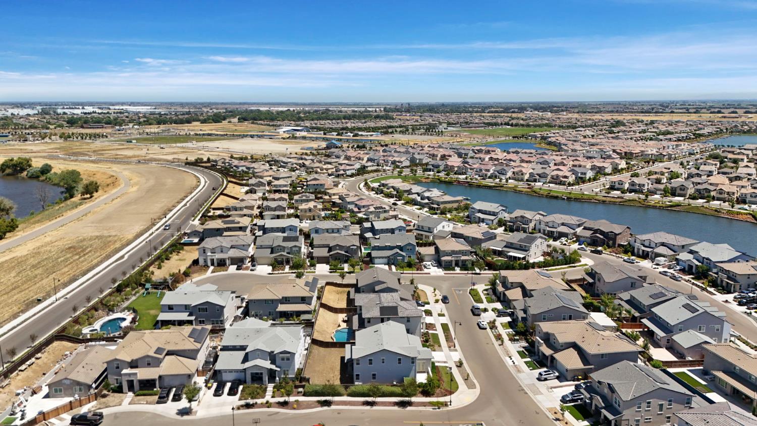 Detail Gallery Image 39 of 54 For 1847 Outrigger Ln, Lathrop,  CA 95330 - 5 Beds | 4/1 Baths