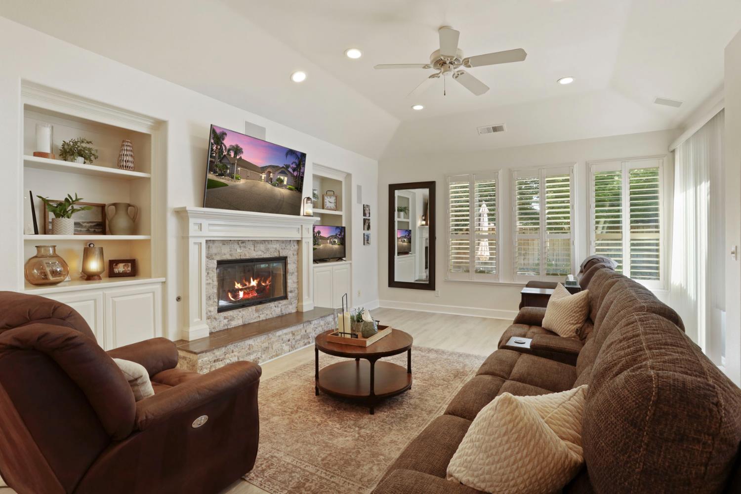 Detail Gallery Image 27 of 79 For 1587 Terracina Cir, Manteca,  CA 95336 - 4 Beds | 3 Baths