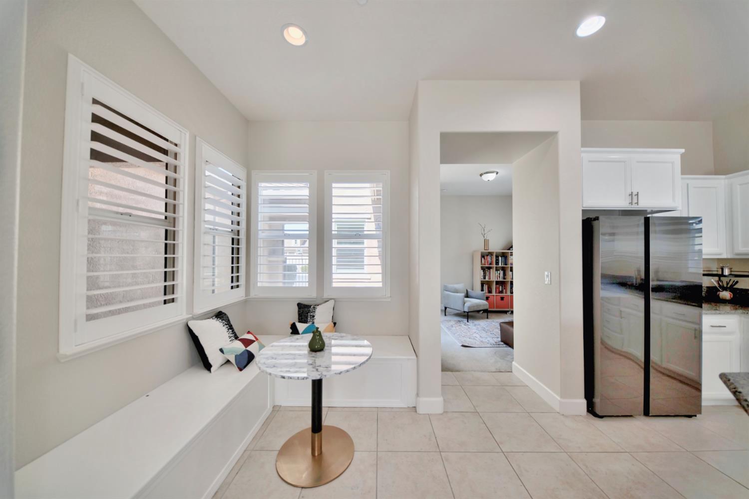 Detail Gallery Image 16 of 75 For 1980 Carogold Ln, Manteca,  CA 95337 - 4 Beds | 3/1 Baths