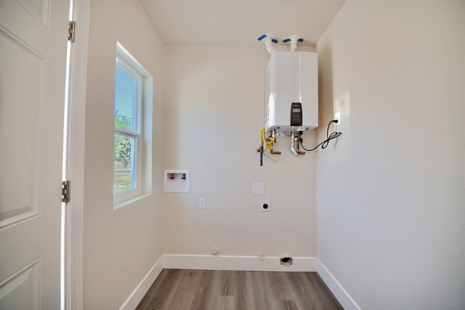 Detail Gallery Image 26 of 91 For 1409 Waverly Dr, Modesto,  CA 95351 - 2 Beds | 1 Baths