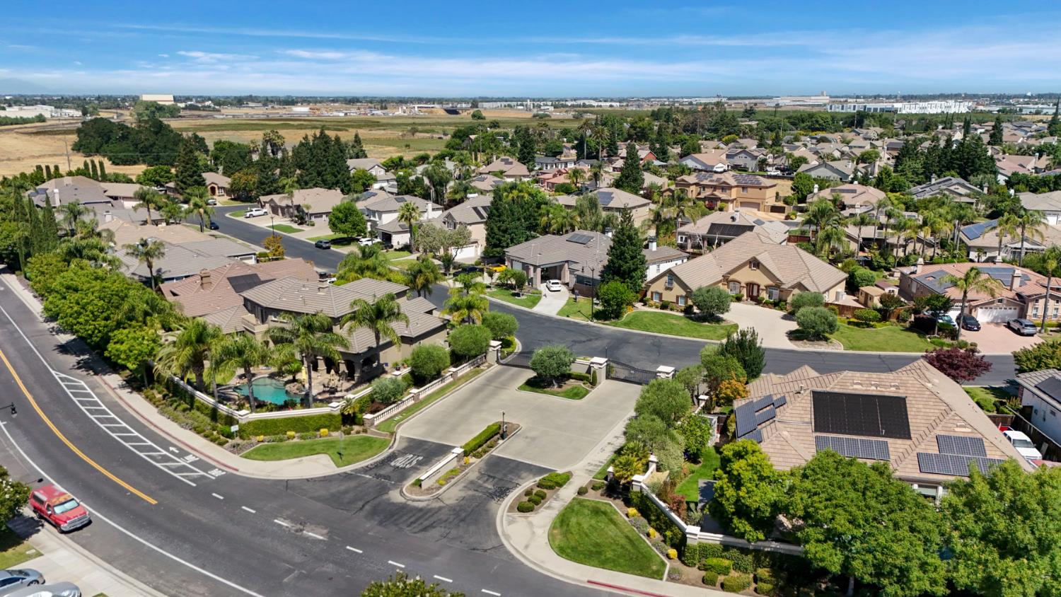 Detail Gallery Image 15 of 79 For 1587 Terracina Cir, Manteca,  CA 95336 - 4 Beds | 3 Baths
