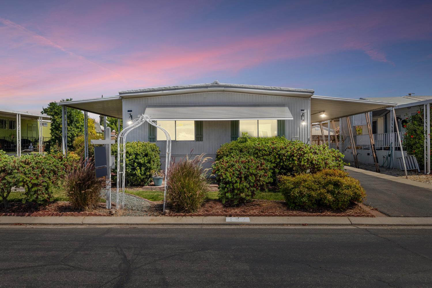 Detail Gallery Image 2 of 39 For 2621 Prescott Rd 186, Modesto,  CA 95350 - 2 Beds | 2 Baths