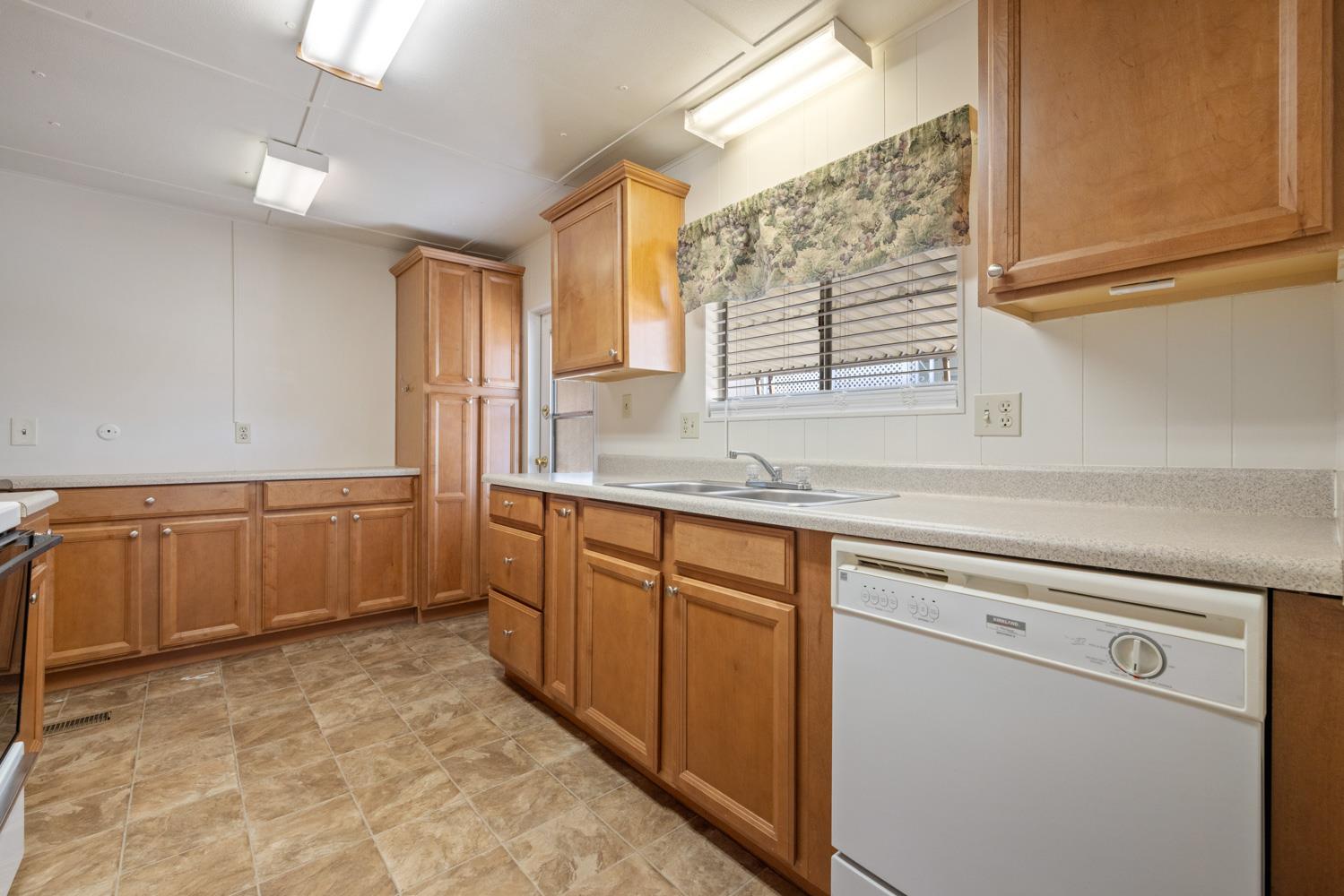 Detail Gallery Image 11 of 39 For 2621 Prescott Rd 186, Modesto,  CA 95350 - 2 Beds | 2 Baths