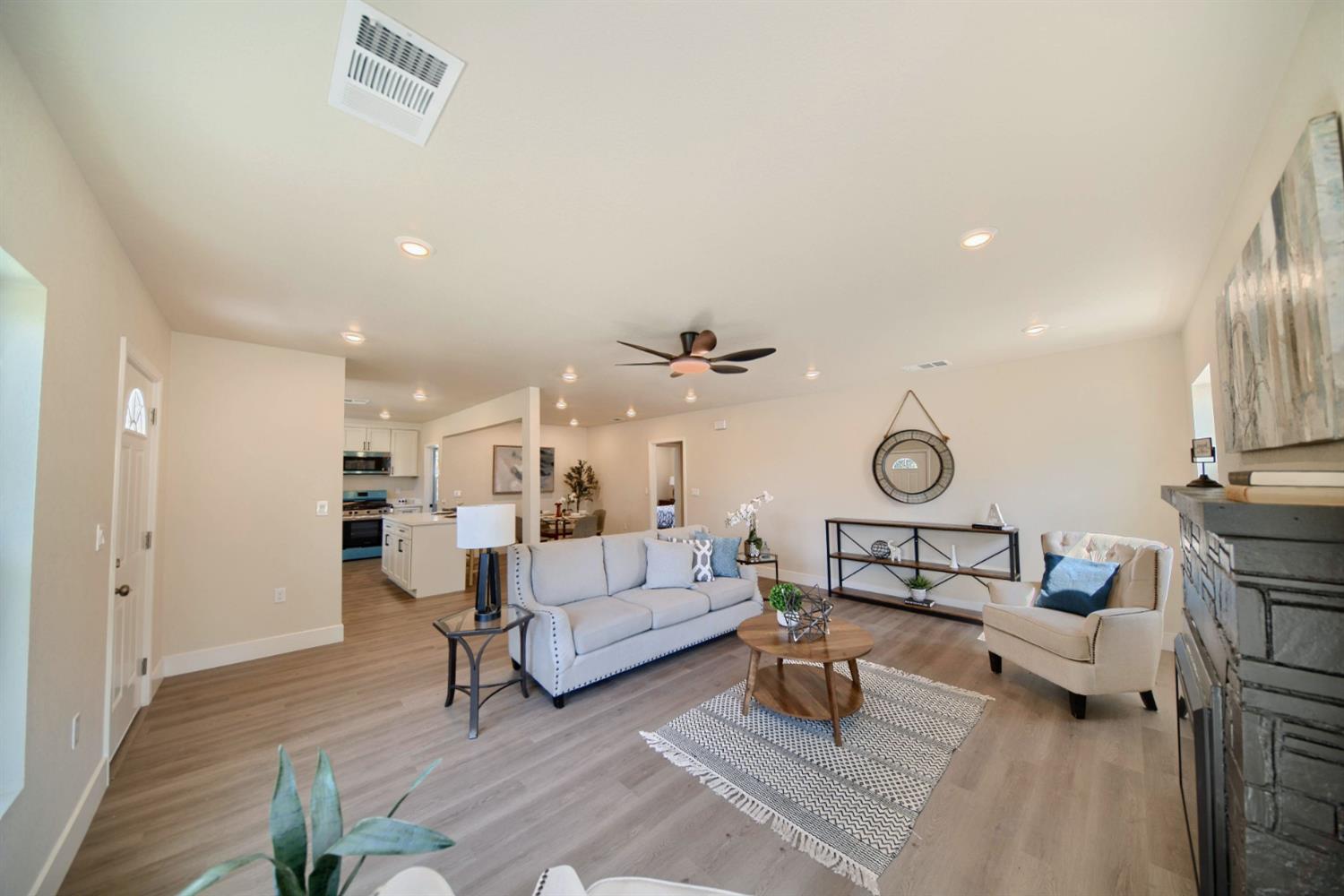 Detail Gallery Image 8 of 91 For 1409 Waverly Dr, Modesto,  CA 95351 - 2 Beds | 1 Baths