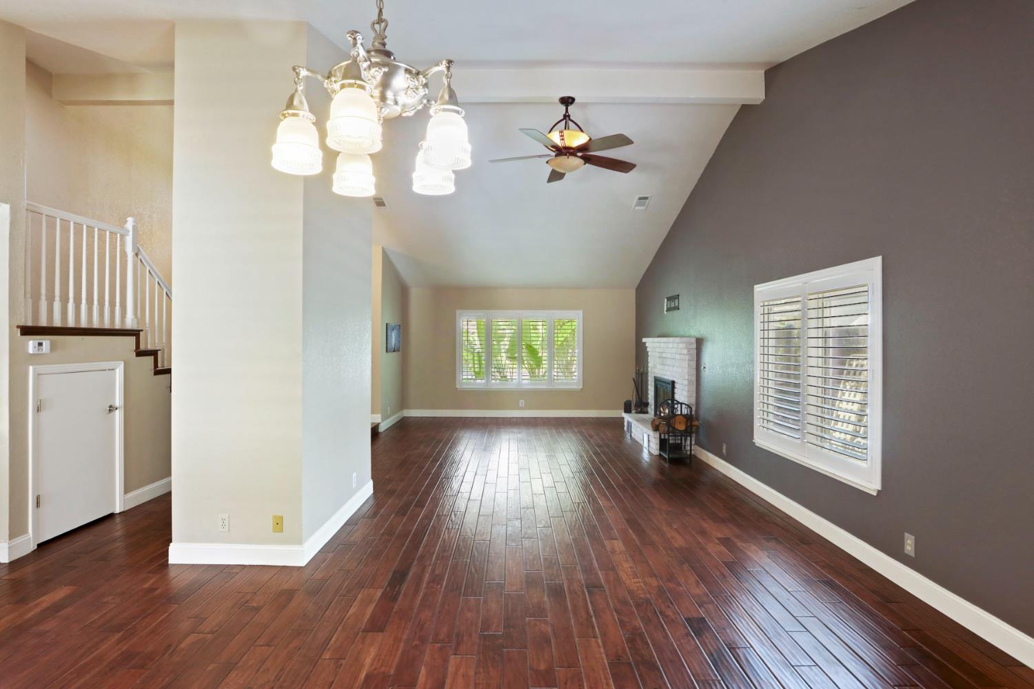 Detail Gallery Image 14 of 97 For 1717 Edgebrook Dr, Modesto,  CA 95354 - 4 Beds | 3/1 Baths