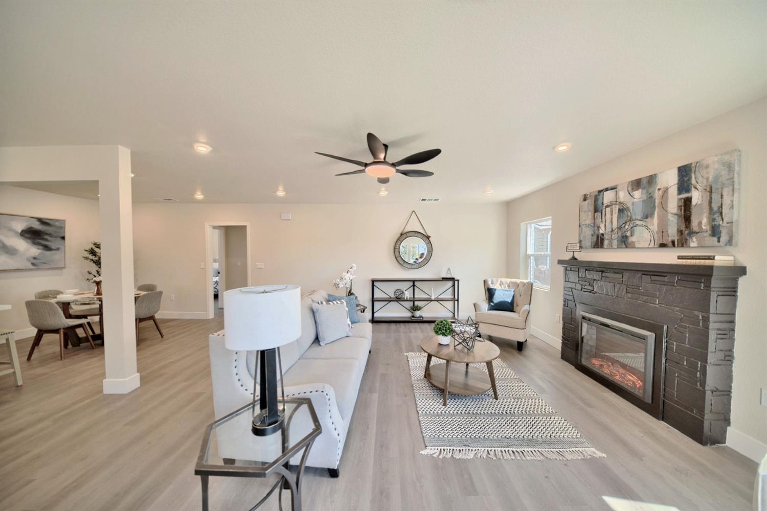 Detail Gallery Image 12 of 91 For 1409 Waverly Dr, Modesto,  CA 95351 - 2 Beds | 1 Baths