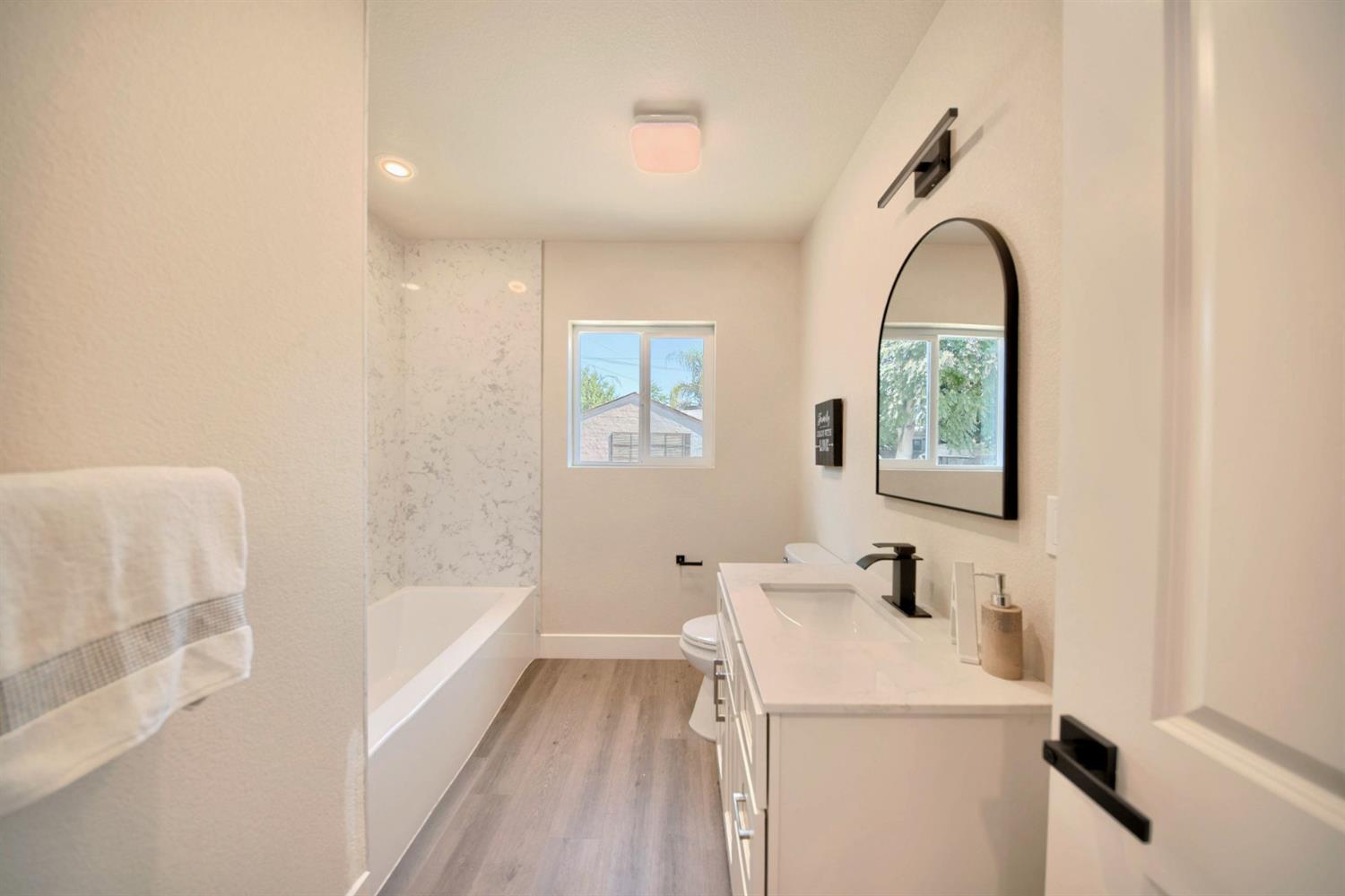 Detail Gallery Image 43 of 91 For 1409 Waverly Dr, Modesto,  CA 95351 - 2 Beds | 1 Baths