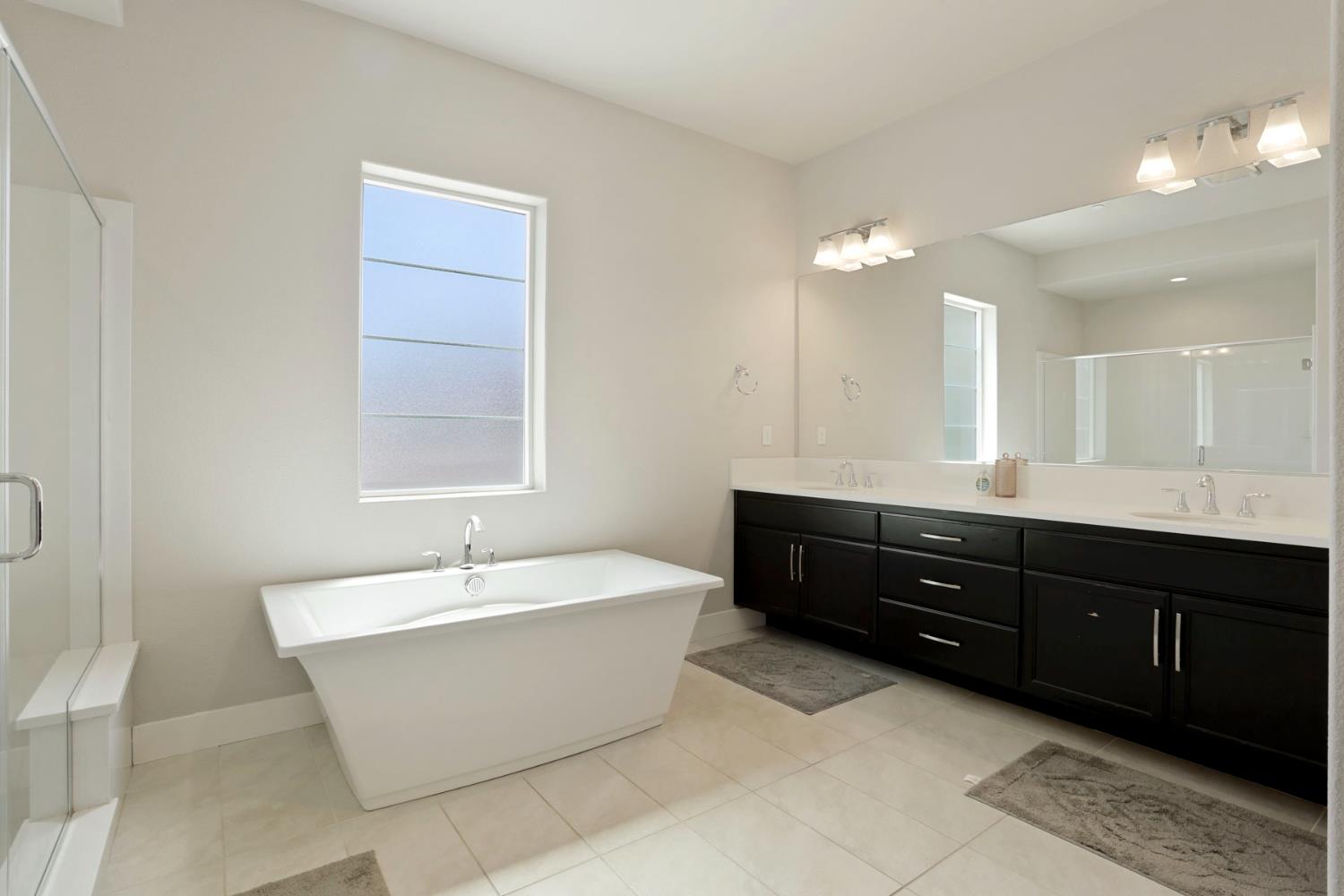Detail Gallery Image 19 of 54 For 1847 Outrigger Ln, Lathrop,  CA 95330 - 5 Beds | 4/1 Baths