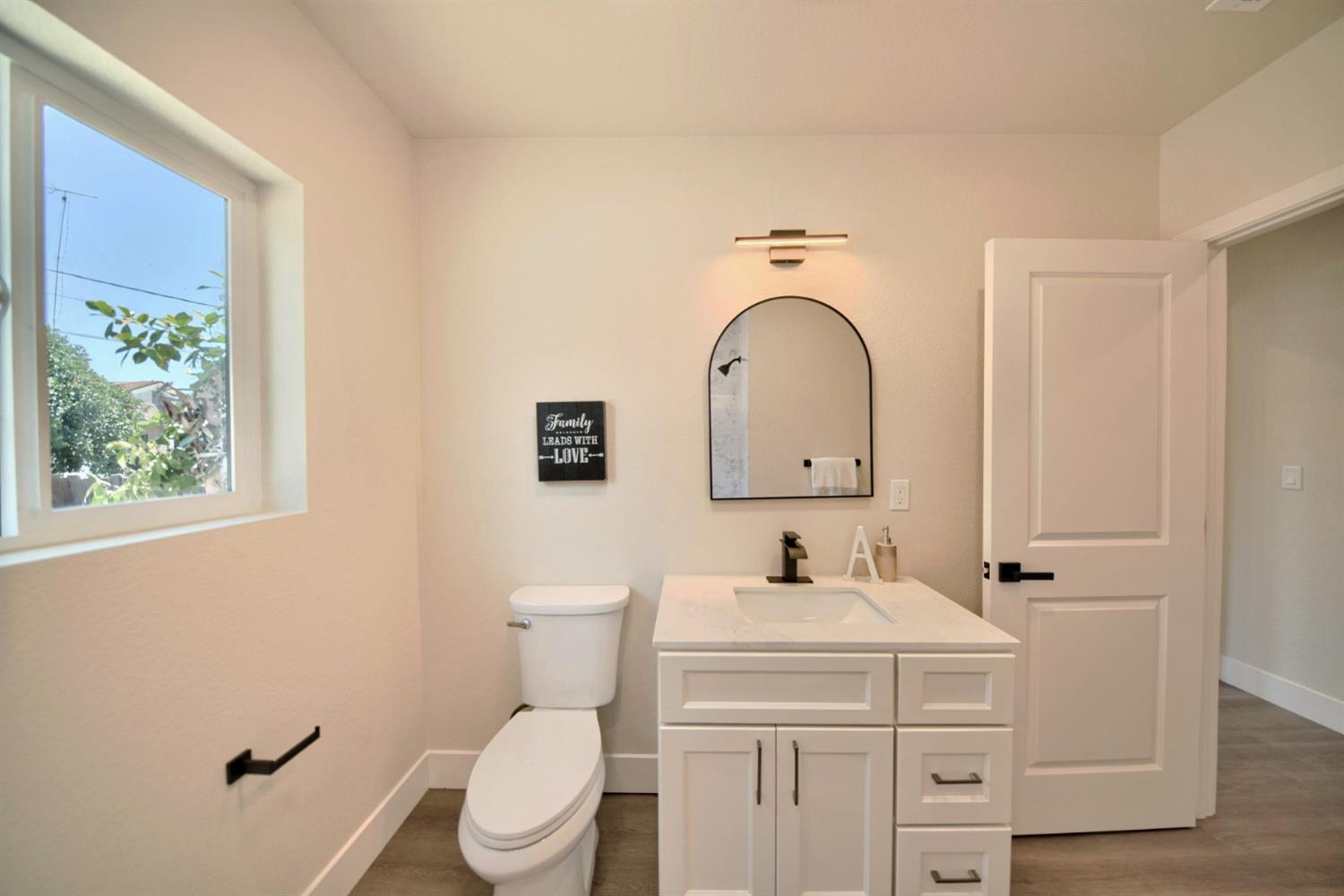 Detail Gallery Image 44 of 91 For 1409 Waverly Dr, Modesto,  CA 95351 - 2 Beds | 1 Baths