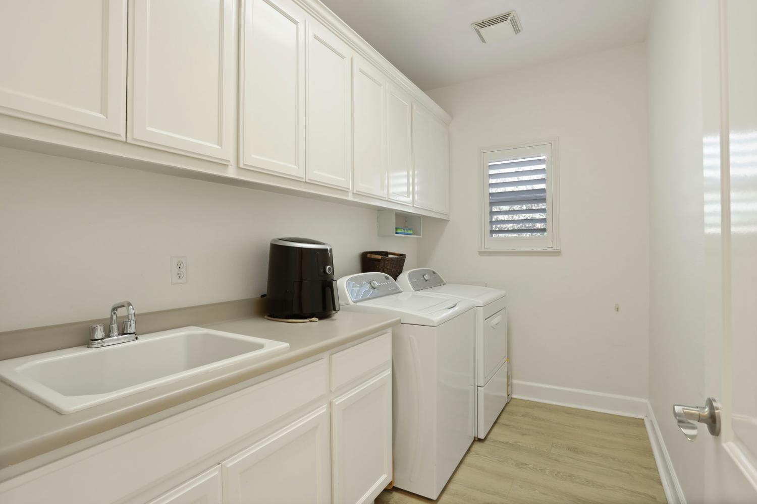 Detail Gallery Image 36 of 79 For 1587 Terracina Cir, Manteca,  CA 95336 - 4 Beds | 3 Baths