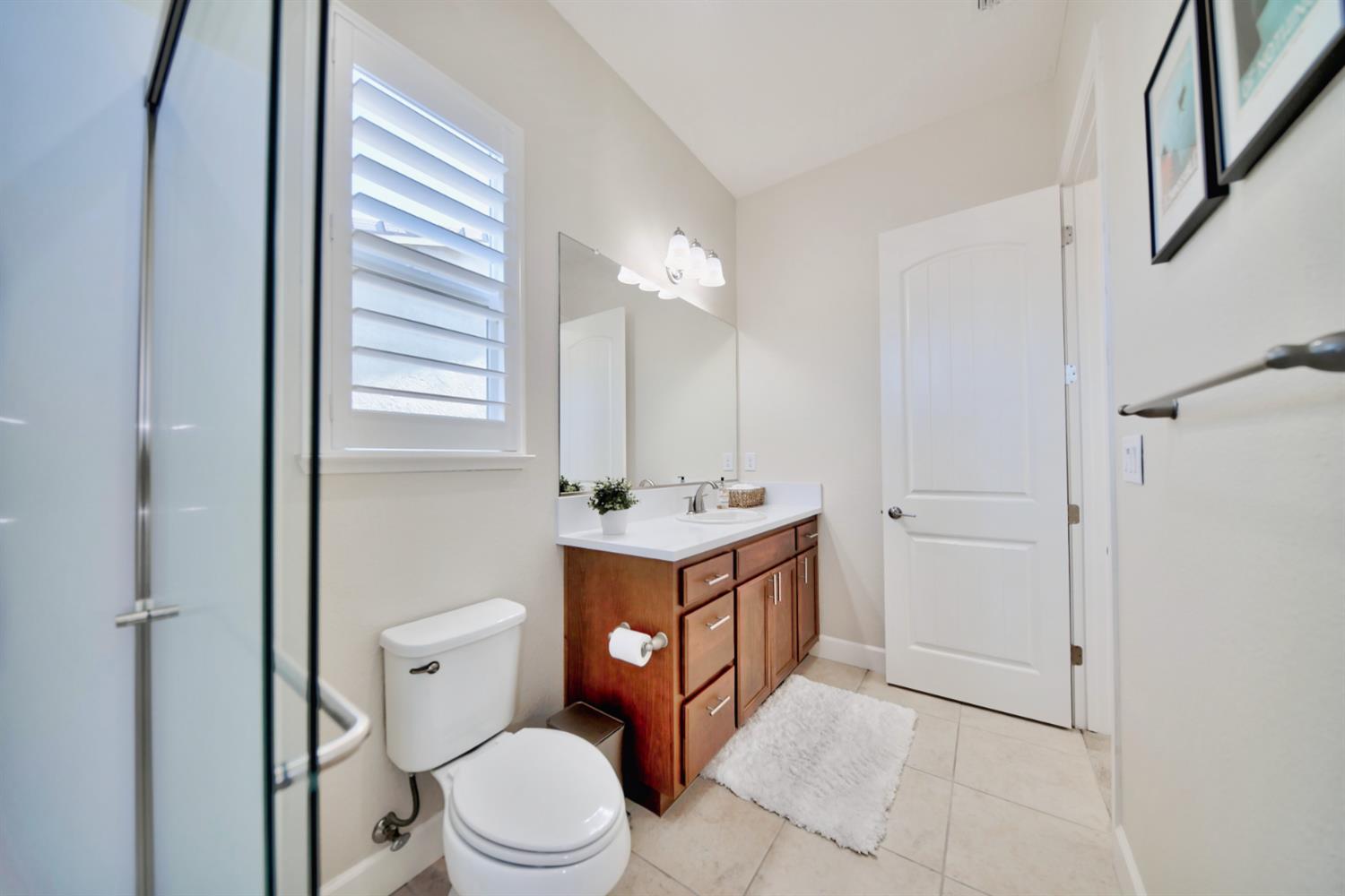 Detail Gallery Image 68 of 75 For 1980 Carogold Ln, Manteca,  CA 95337 - 4 Beds | 3/1 Baths