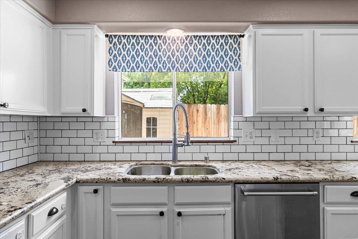 Detail Gallery Image 33 of 93 For 1714 Melissa Dr, Ripon,  CA 95366 - 5 Beds | 3 Baths