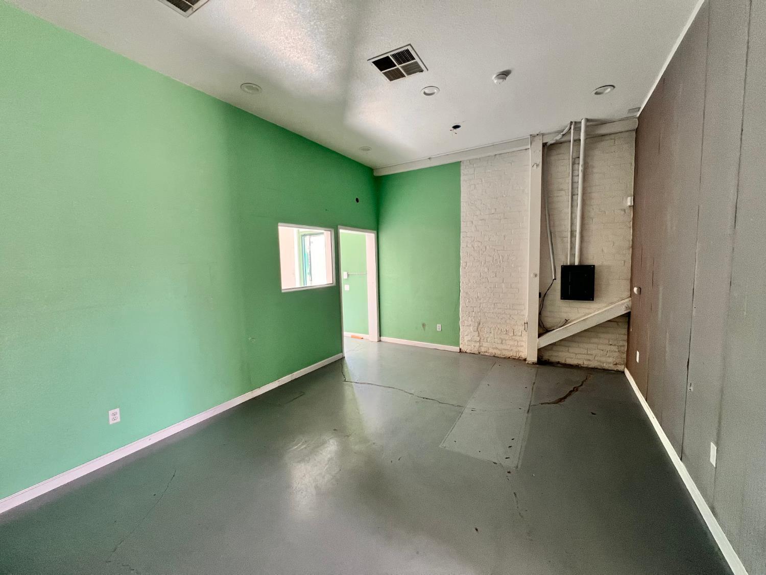 Detail Gallery Image 6 of 38 For 61 Main St, Isleton,  CA 95641 - 1 Beds | 1 Baths