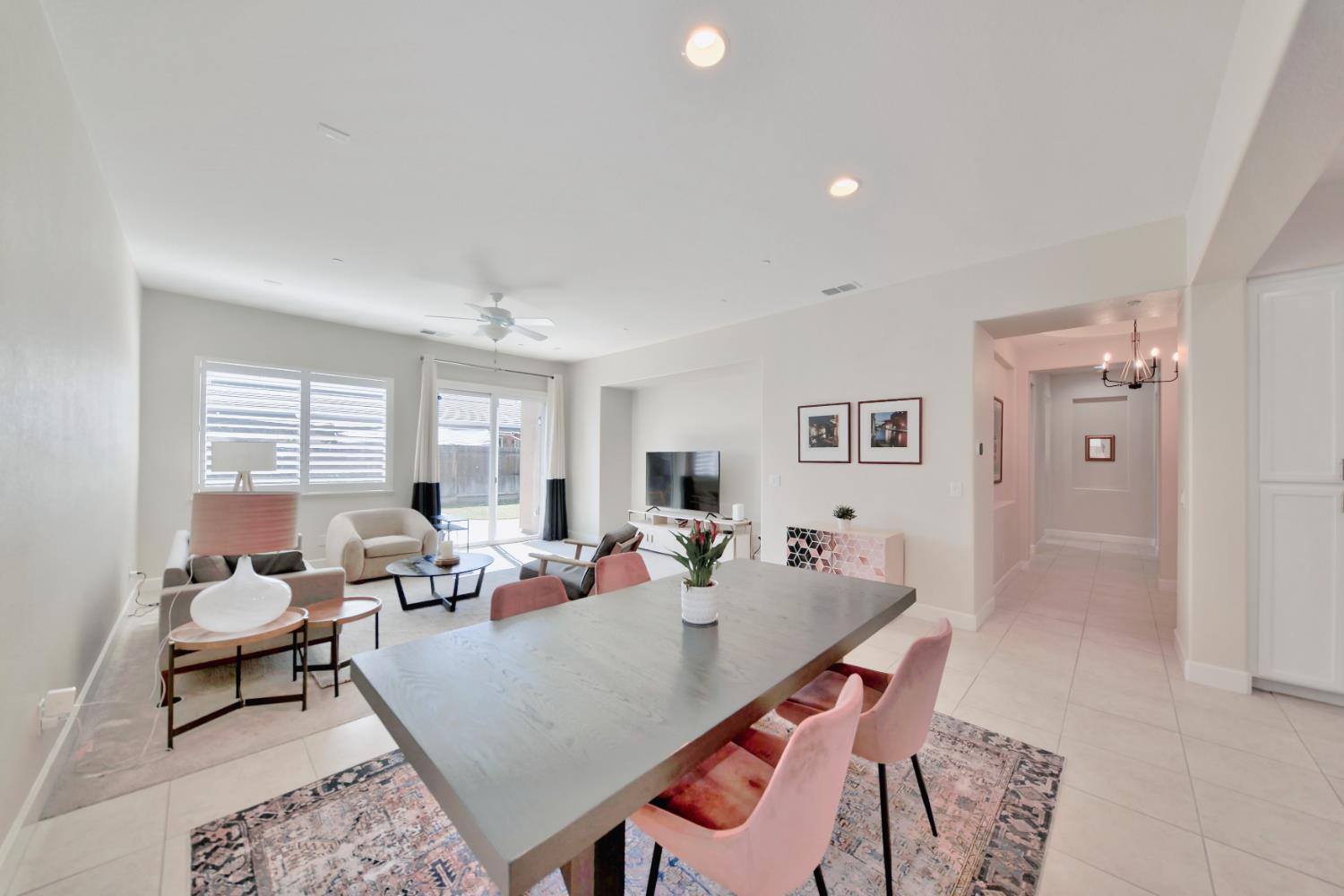 Detail Gallery Image 24 of 75 For 1980 Carogold Ln, Manteca,  CA 95337 - 4 Beds | 3/1 Baths