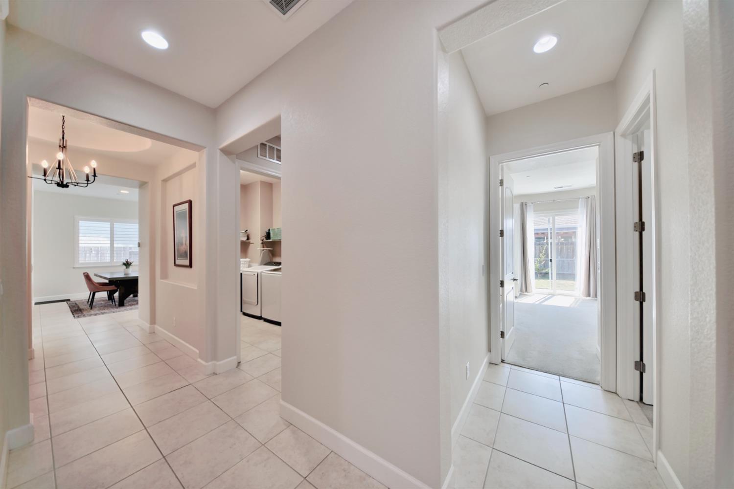 Detail Gallery Image 29 of 75 For 1980 Carogold Ln, Manteca,  CA 95337 - 4 Beds | 3/1 Baths