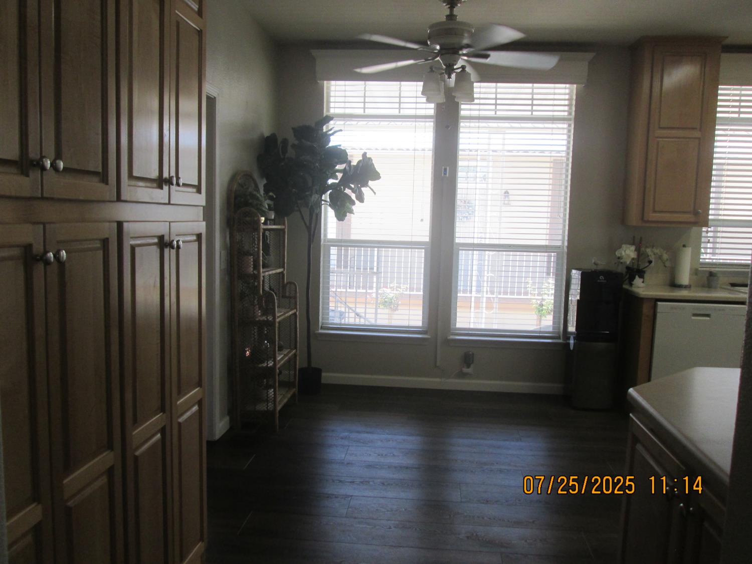 Detail Gallery Image 6 of 42 For 825 Knights Ct, Livingston,  CA 95334 - 3 Beds | 2 Baths