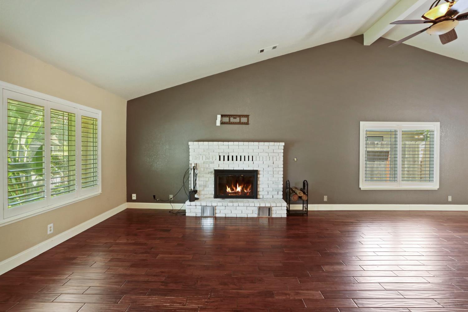 Detail Gallery Image 7 of 97 For 1717 Edgebrook Dr, Modesto,  CA 95354 - 4 Beds | 3/1 Baths