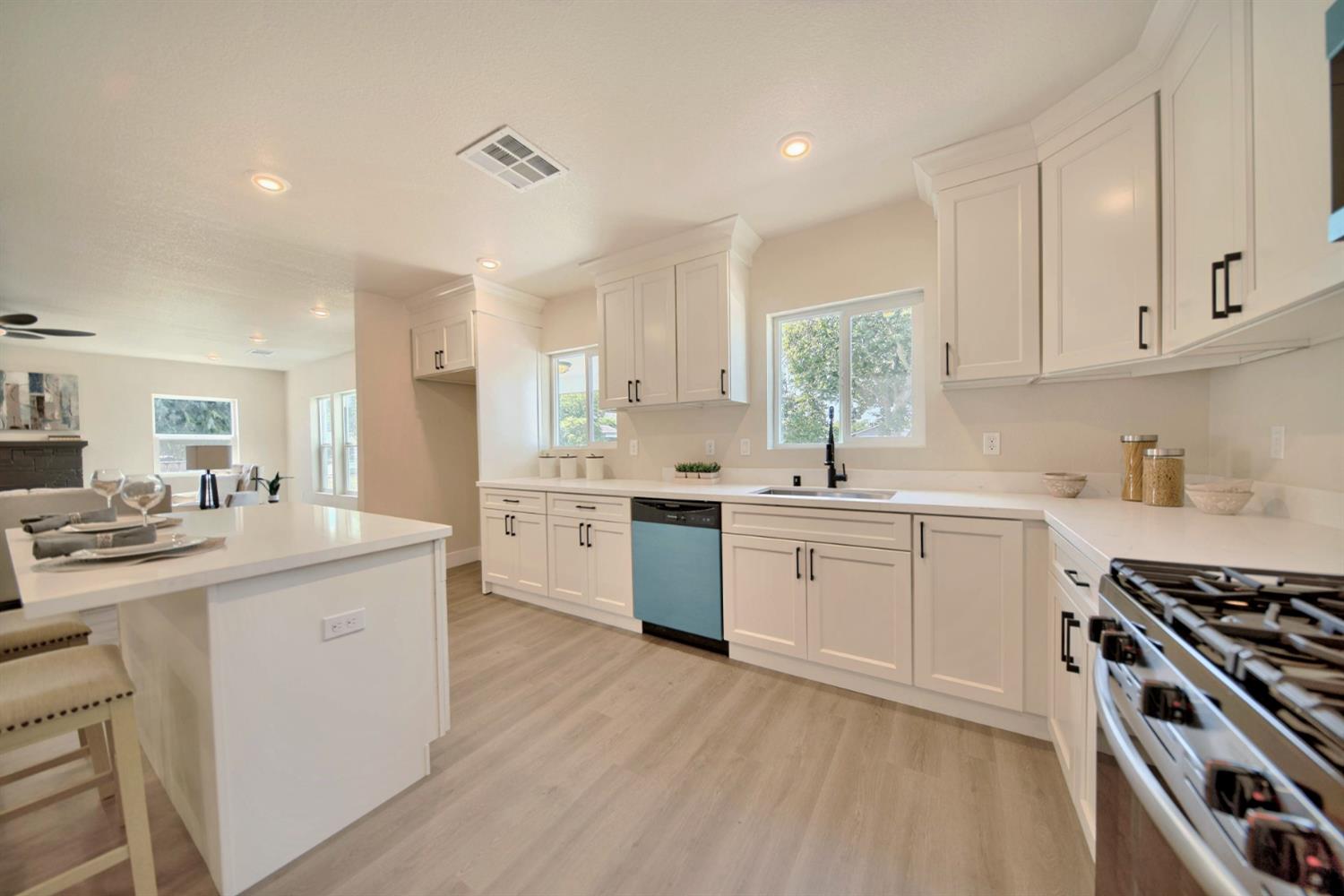 Detail Gallery Image 28 of 91 For 1409 Waverly Dr, Modesto,  CA 95351 - 2 Beds | 1 Baths