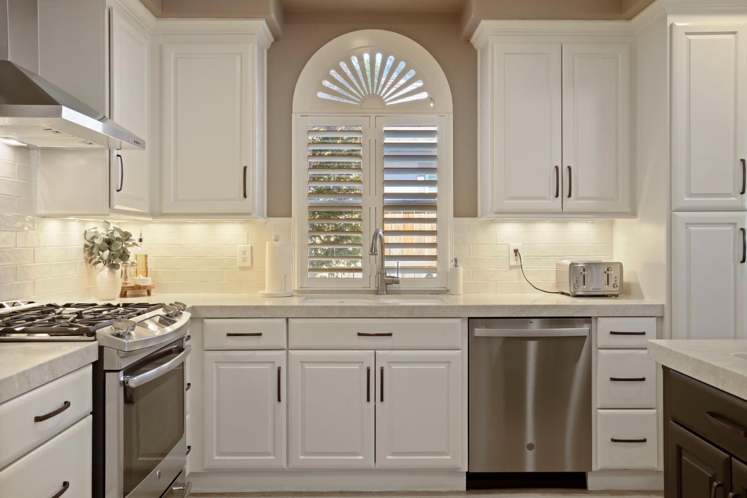 Detail Gallery Image 34 of 79 For 1587 Terracina Cir, Manteca,  CA 95336 - 4 Beds | 3 Baths