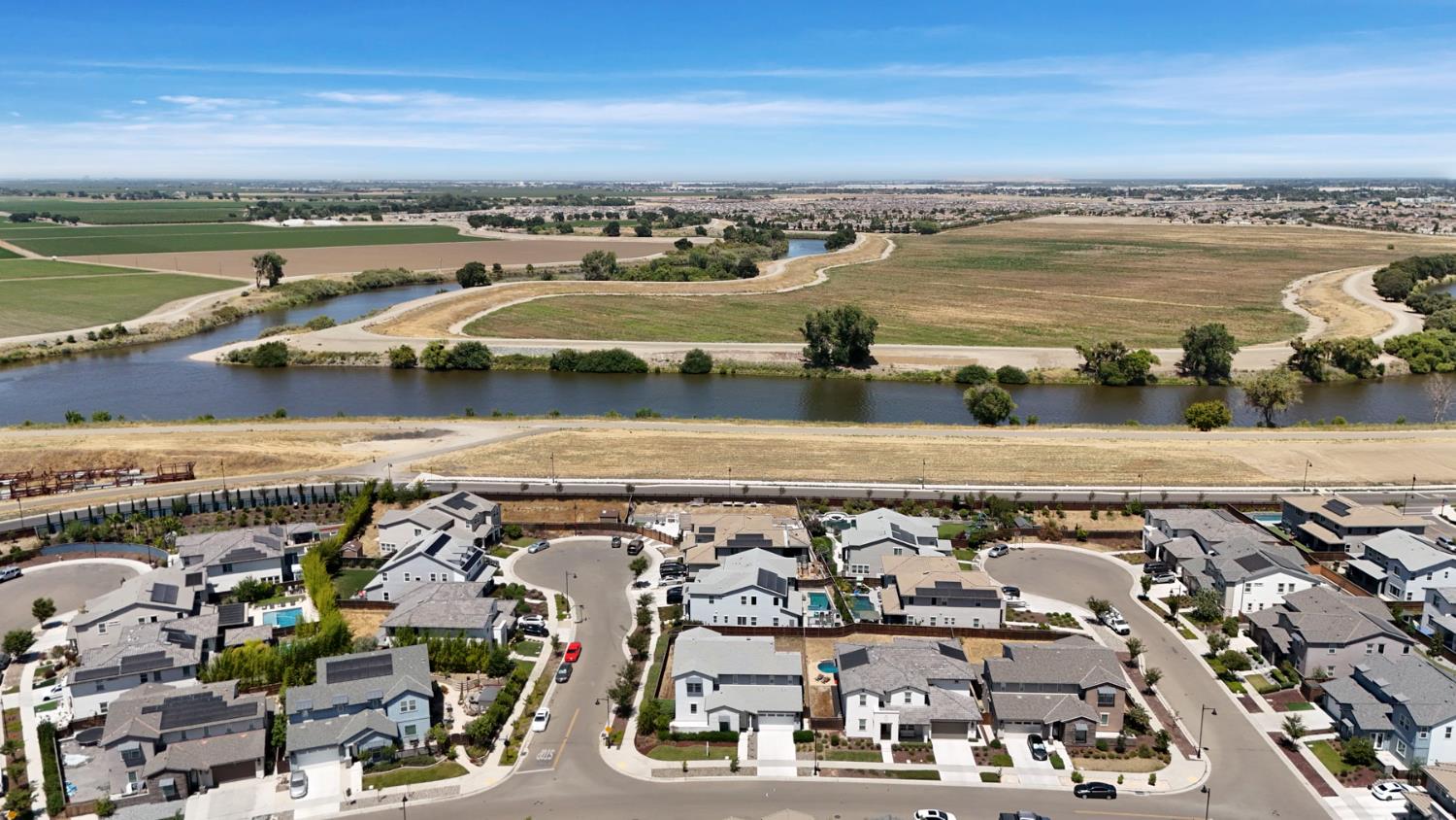 Detail Gallery Image 43 of 54 For 1847 Outrigger Ln, Lathrop,  CA 95330 - 5 Beds | 4/1 Baths