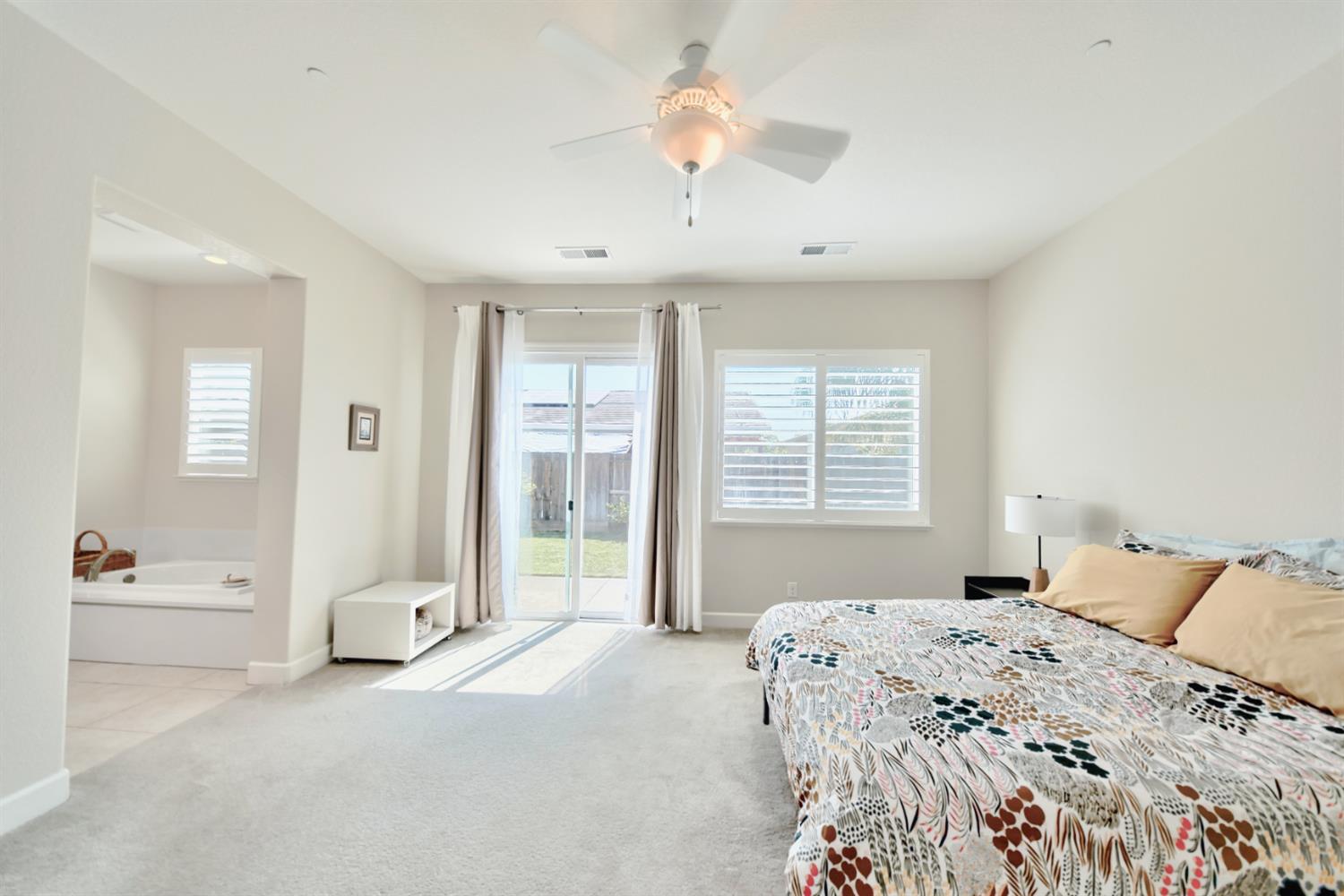 Detail Gallery Image 42 of 75 For 1980 Carogold Ln, Manteca,  CA 95337 - 4 Beds | 3/1 Baths