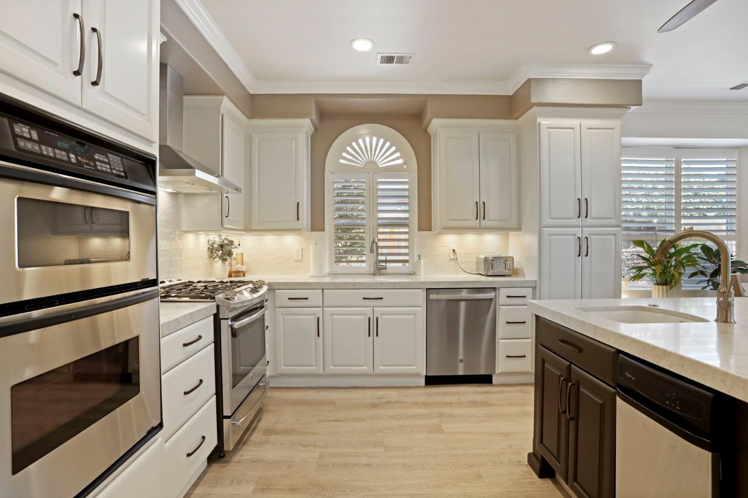 Detail Gallery Image 33 of 79 For 1587 Terracina Cir, Manteca,  CA 95336 - 4 Beds | 3 Baths