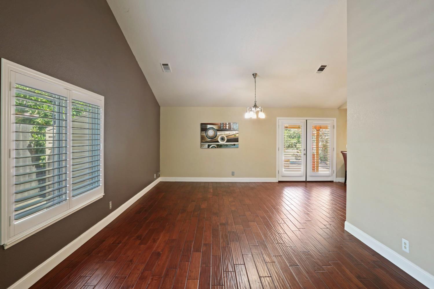 Detail Gallery Image 12 of 97 For 1717 Edgebrook Dr, Modesto,  CA 95354 - 4 Beds | 3/1 Baths