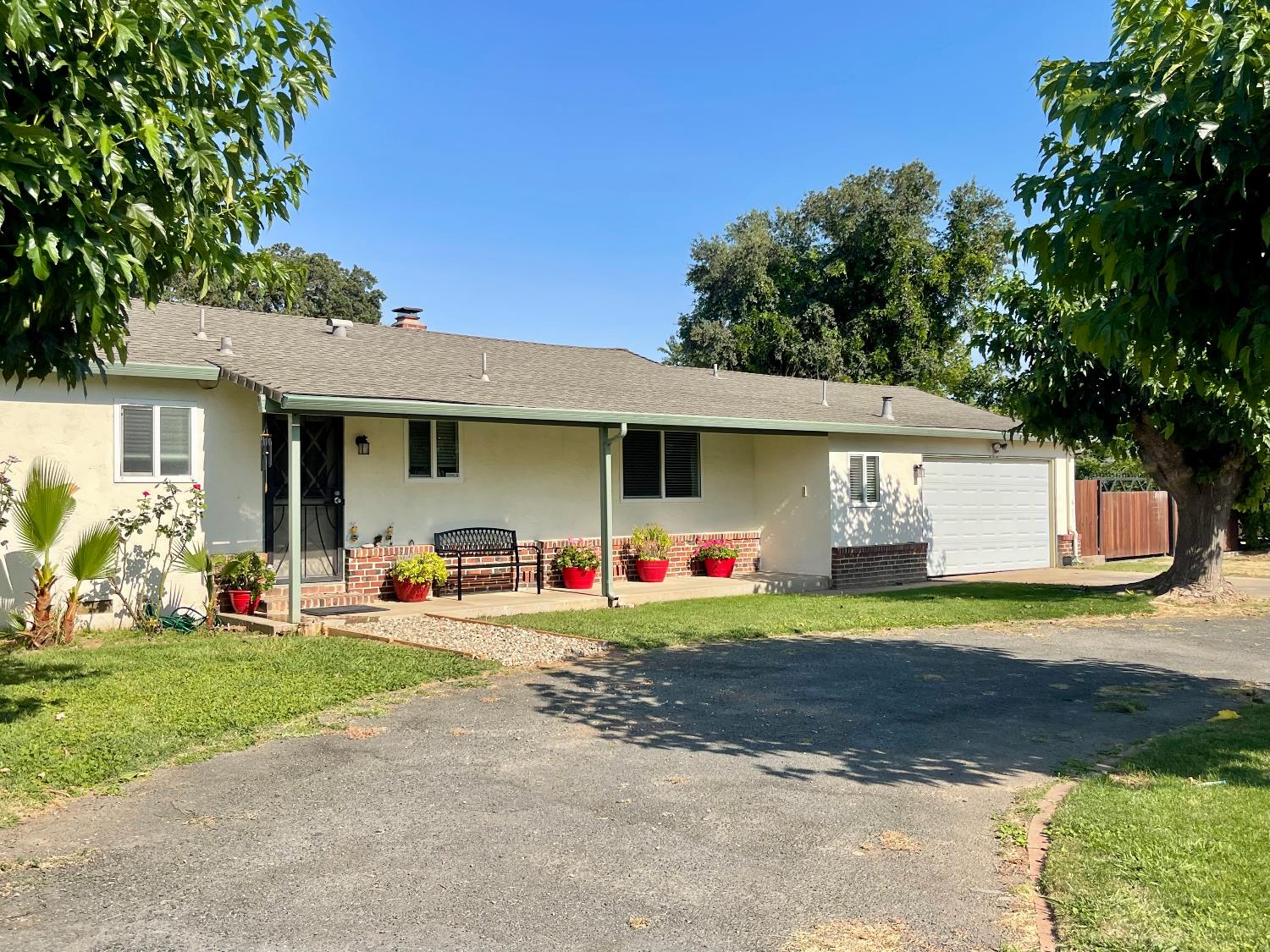 Detail Gallery Image 2 of 40 For 25292 N Eunice Ave, Acampo,  CA 95220 - 3 Beds | 2 Baths