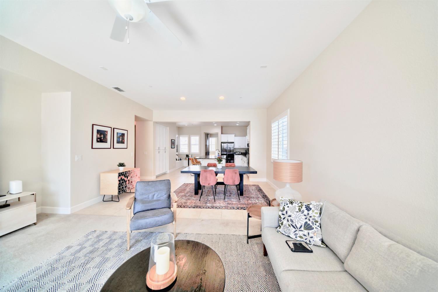 Detail Gallery Image 27 of 75 For 1980 Carogold Ln, Manteca,  CA 95337 - 4 Beds | 3/1 Baths