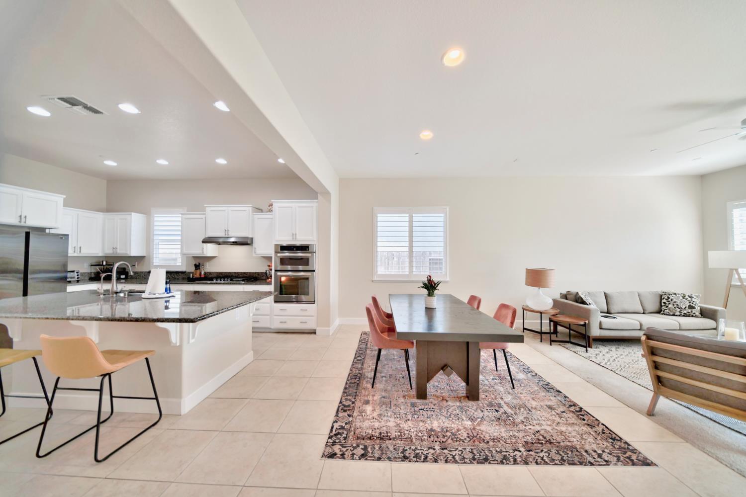 Detail Gallery Image 21 of 75 For 1980 Carogold Ln, Manteca,  CA 95337 - 4 Beds | 3/1 Baths
