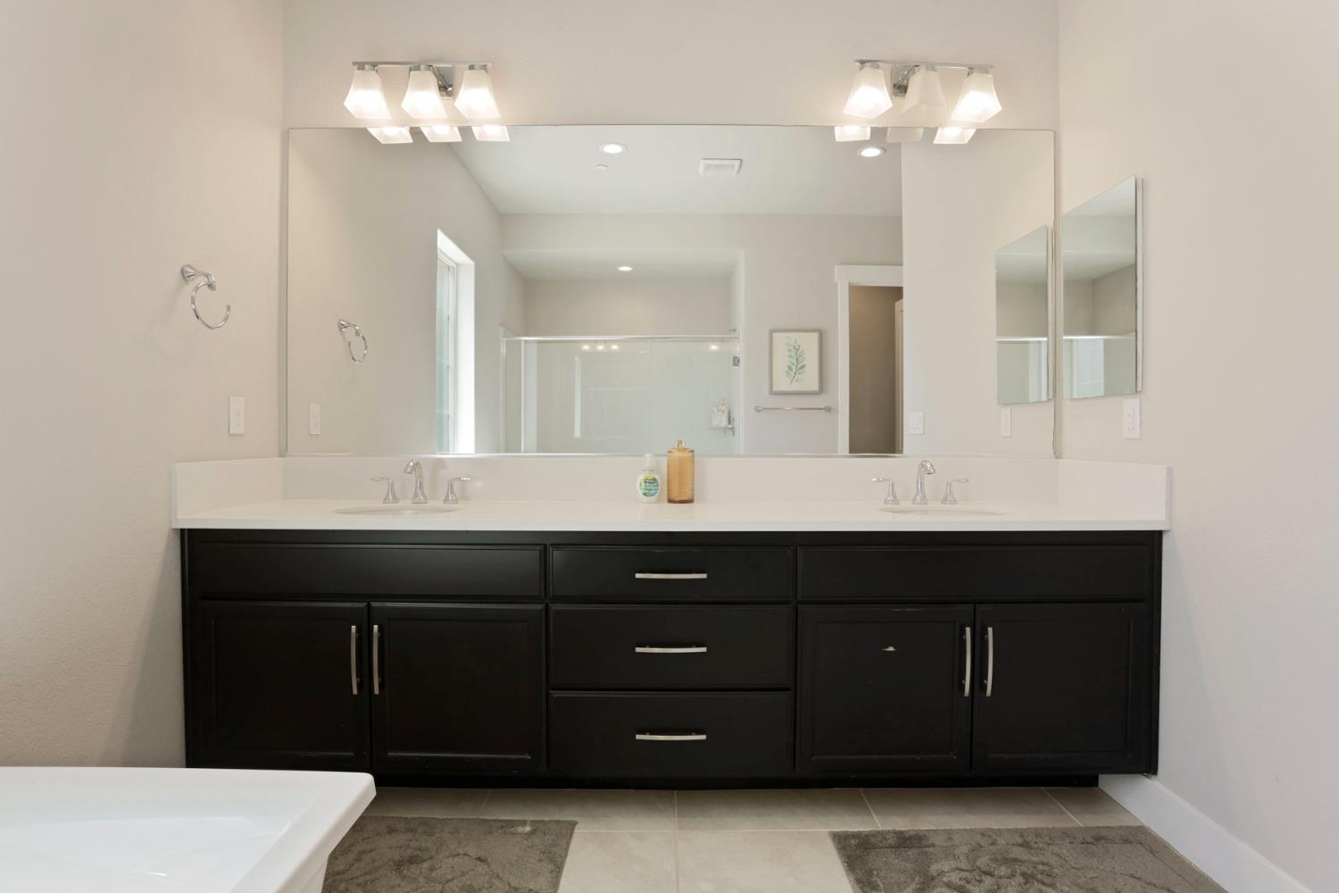 Detail Gallery Image 20 of 54 For 1847 Outrigger Ln, Lathrop,  CA 95330 - 5 Beds | 4/1 Baths