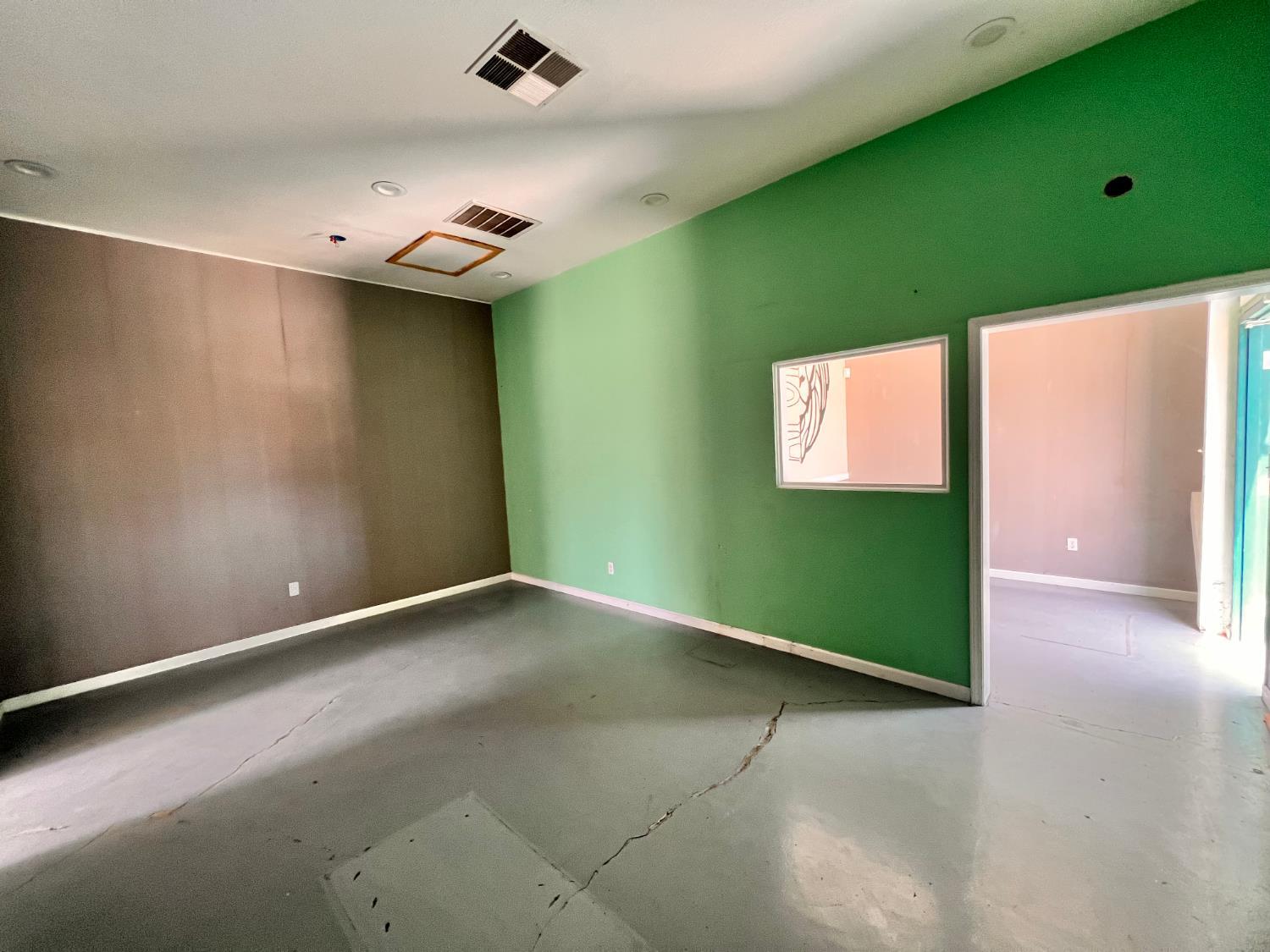 Detail Gallery Image 5 of 38 For 61 Main St, Isleton,  CA 95641 - 1 Beds | 1 Baths
