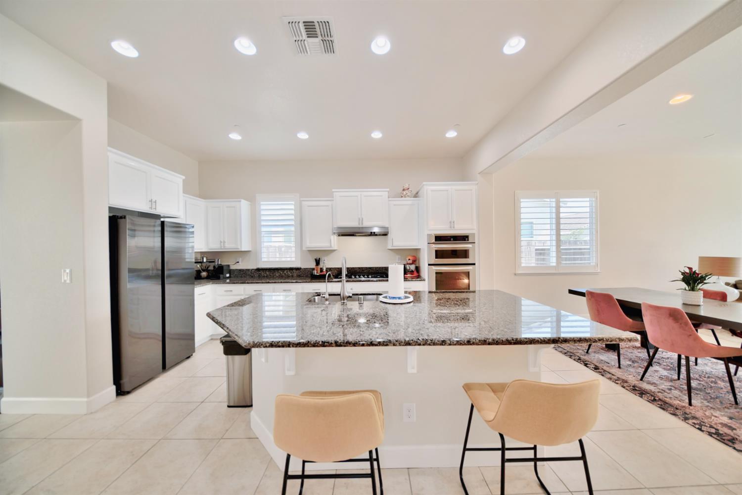 Detail Gallery Image 19 of 75 For 1980 Carogold Ln, Manteca,  CA 95337 - 4 Beds | 3/1 Baths