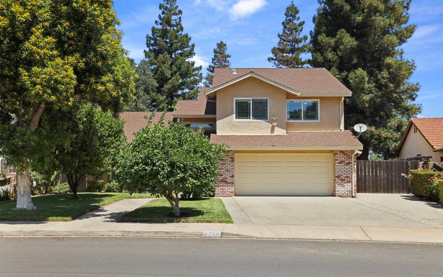 Detail Gallery Image 1 of 97 For 1717 Edgebrook Dr, Modesto,  CA 95354 - 4 Beds | 3/1 Baths