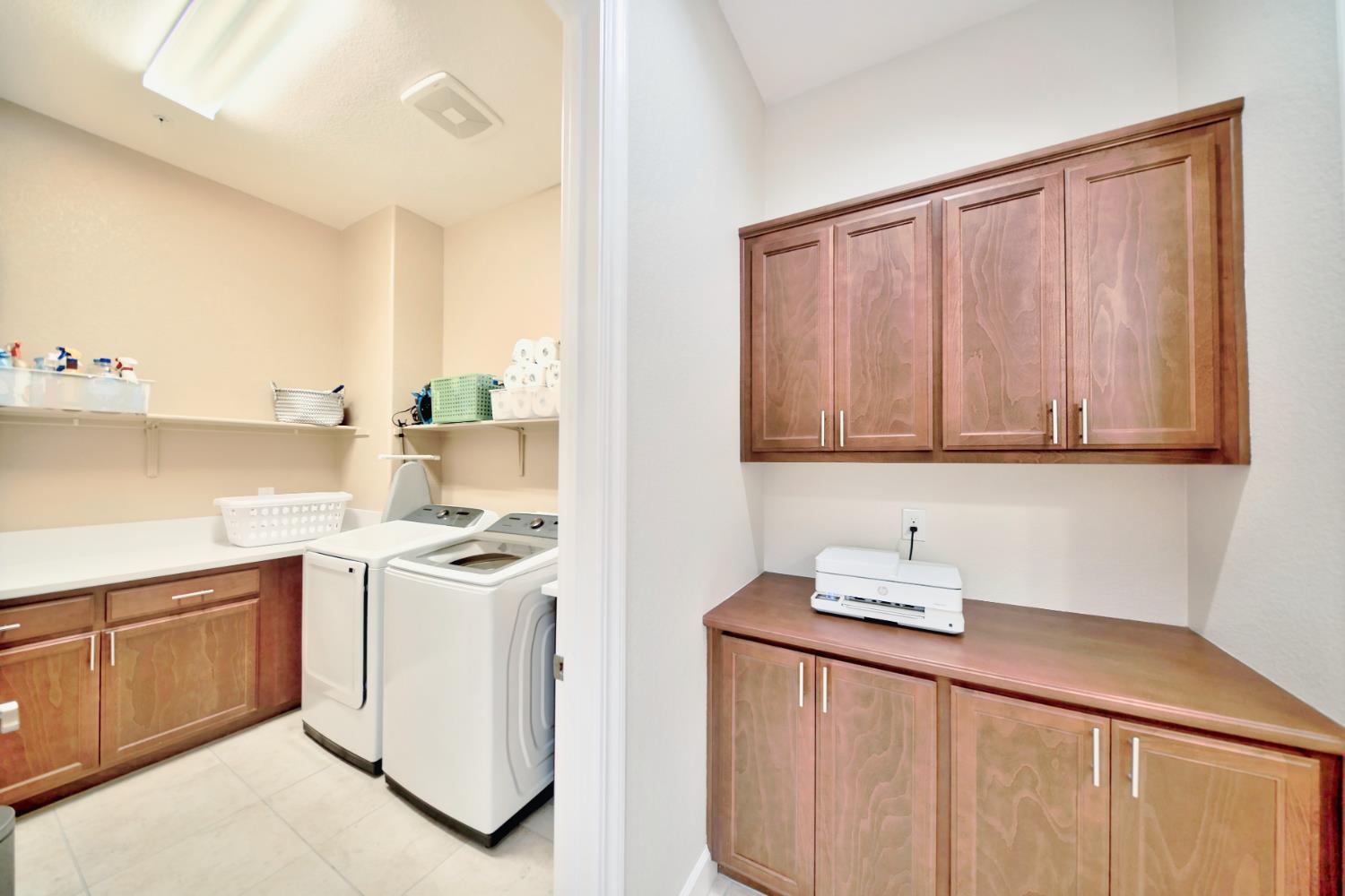 Detail Gallery Image 31 of 75 For 1980 Carogold Ln, Manteca,  CA 95337 - 4 Beds | 3/1 Baths