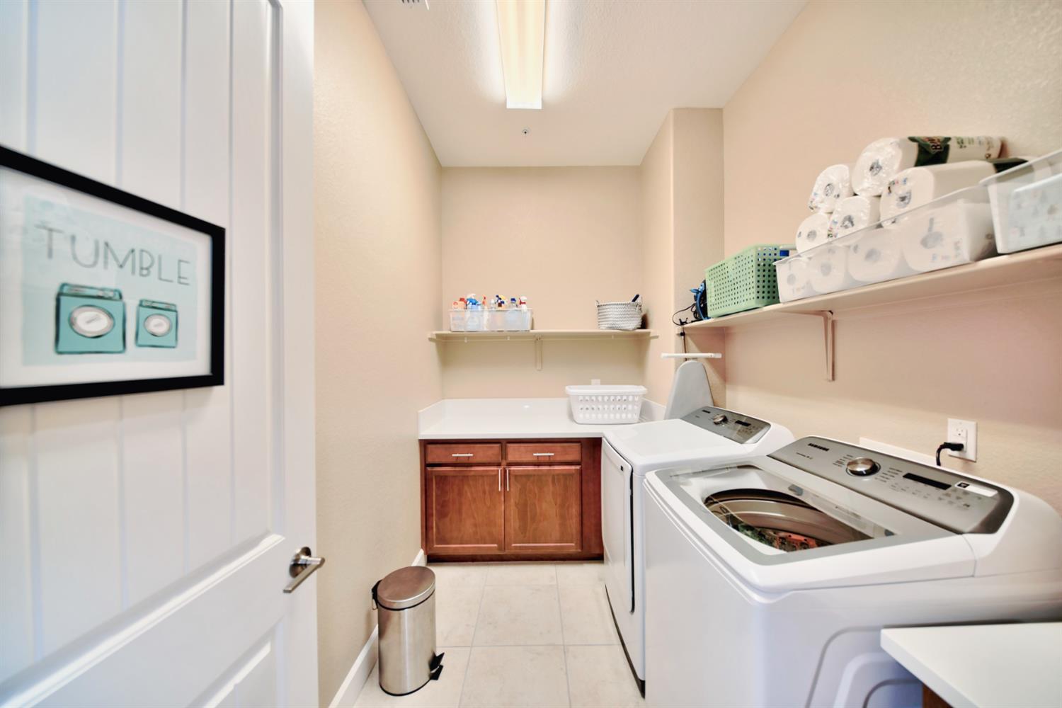 Detail Gallery Image 32 of 75 For 1980 Carogold Ln, Manteca,  CA 95337 - 4 Beds | 3/1 Baths