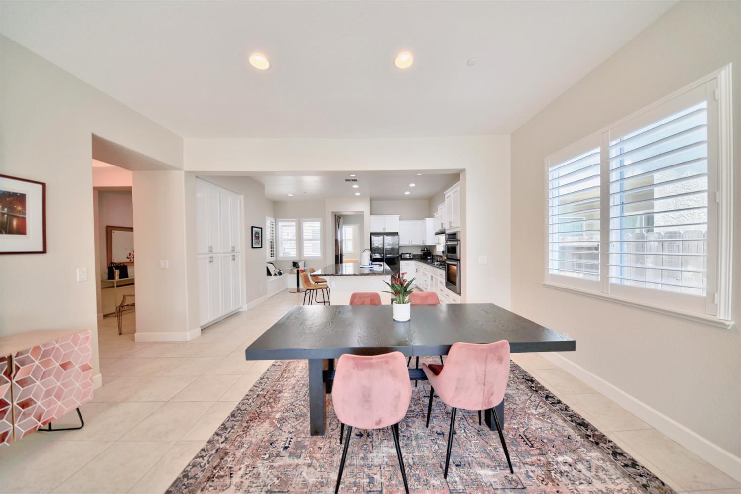 Detail Gallery Image 23 of 75 For 1980 Carogold Ln, Manteca,  CA 95337 - 4 Beds | 3/1 Baths