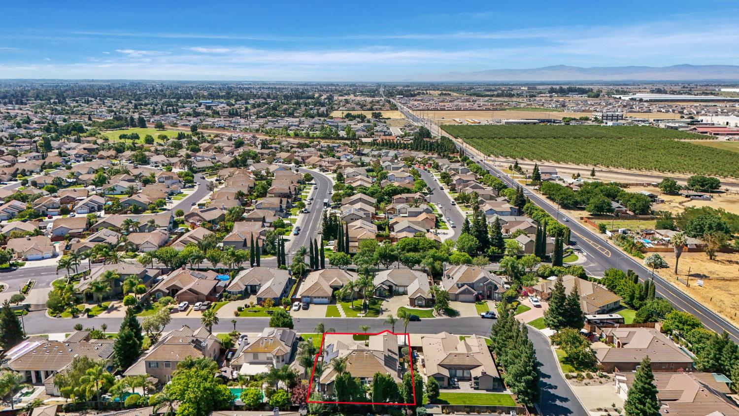 Detail Gallery Image 8 of 79 For 1587 Terracina Cir, Manteca,  CA 95336 - 4 Beds | 3 Baths