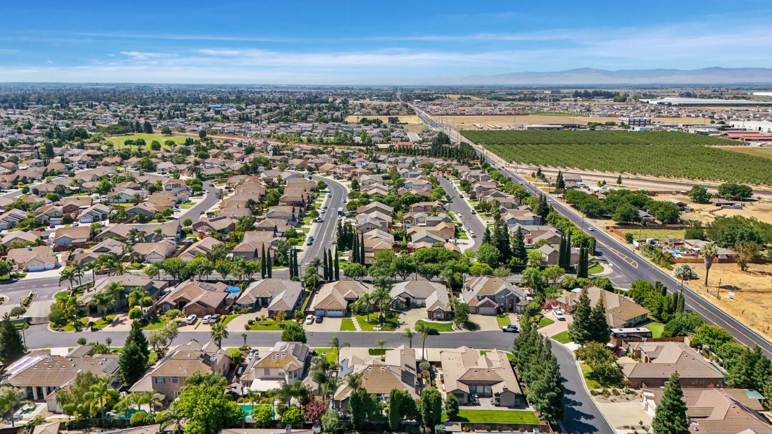 Detail Gallery Image 7 of 79 For 1587 Terracina Cir, Manteca,  CA 95336 - 4 Beds | 3 Baths