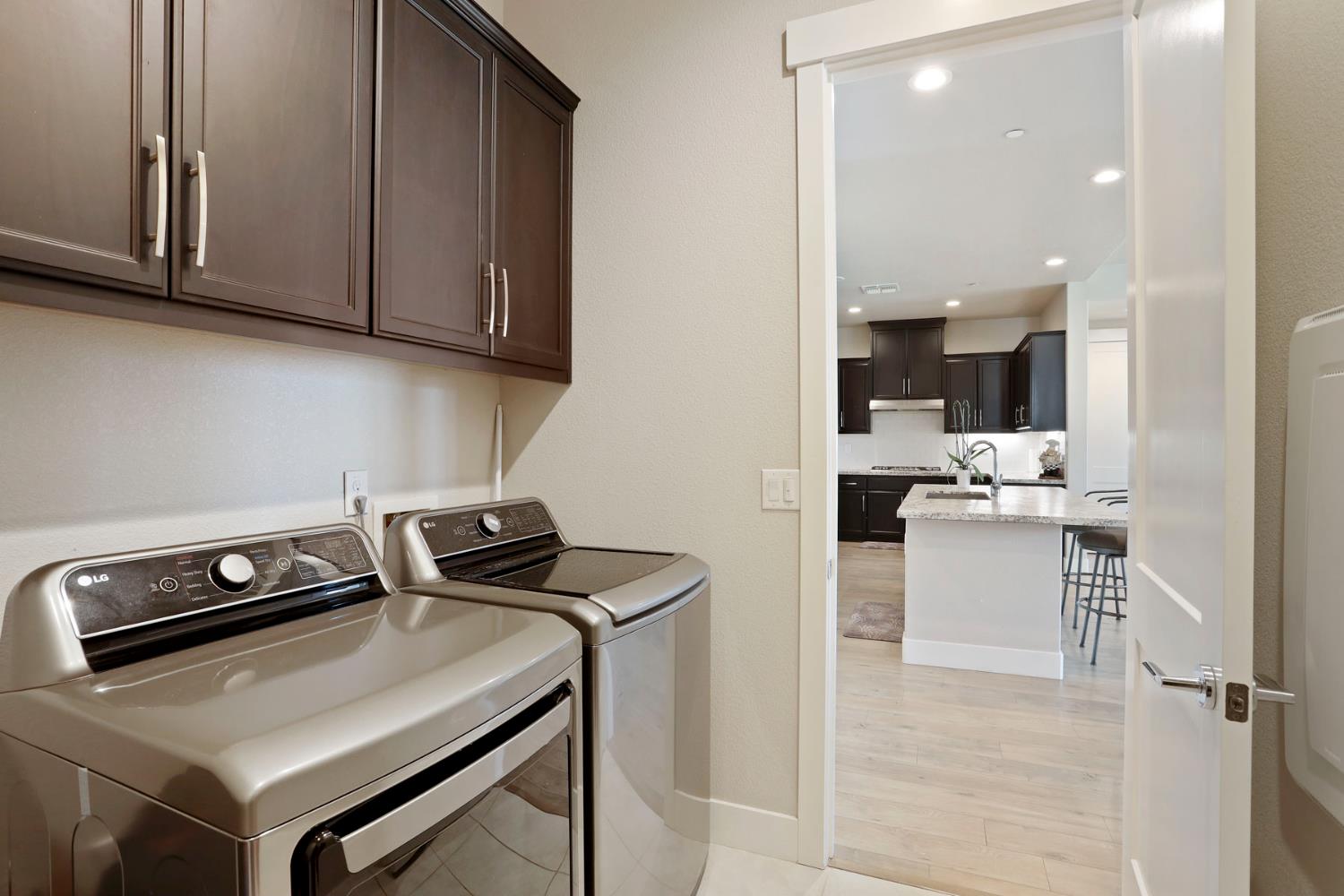 Detail Gallery Image 22 of 54 For 1847 Outrigger Ln, Lathrop,  CA 95330 - 5 Beds | 4/1 Baths