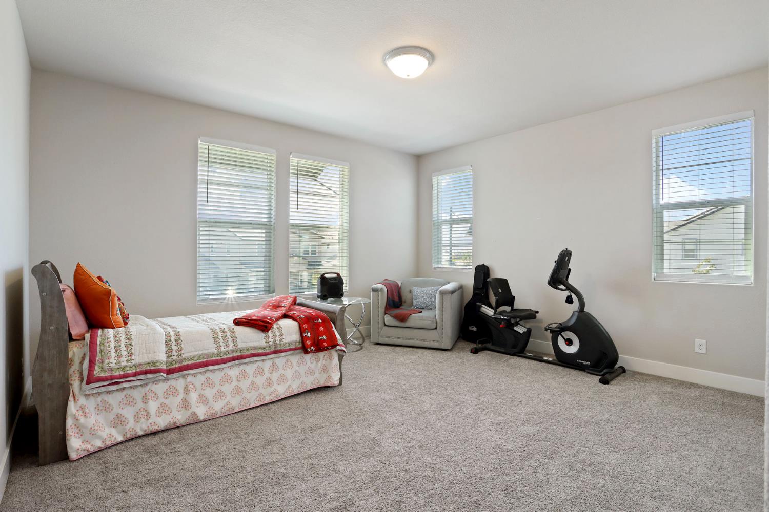 Detail Gallery Image 26 of 54 For 1847 Outrigger Ln, Lathrop,  CA 95330 - 5 Beds | 4/1 Baths