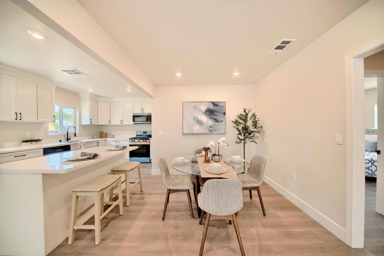Detail Gallery Image 14 of 91 For 1409 Waverly Dr, Modesto,  CA 95351 - 2 Beds | 1 Baths