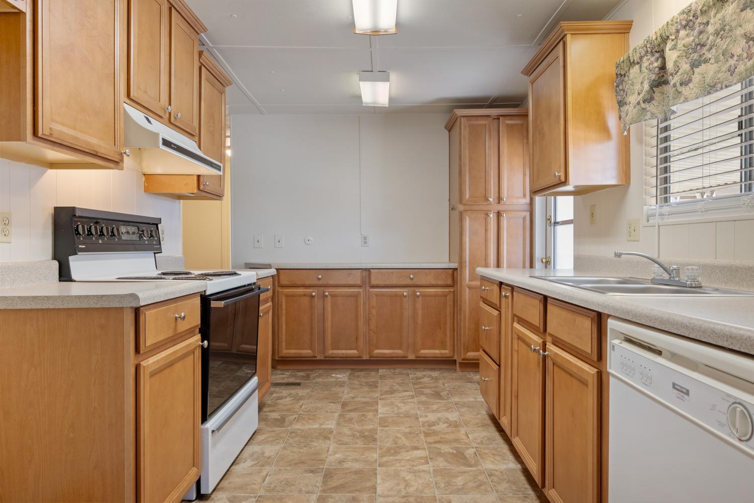 Detail Gallery Image 12 of 39 For 2621 Prescott Rd 186, Modesto,  CA 95350 - 2 Beds | 2 Baths
