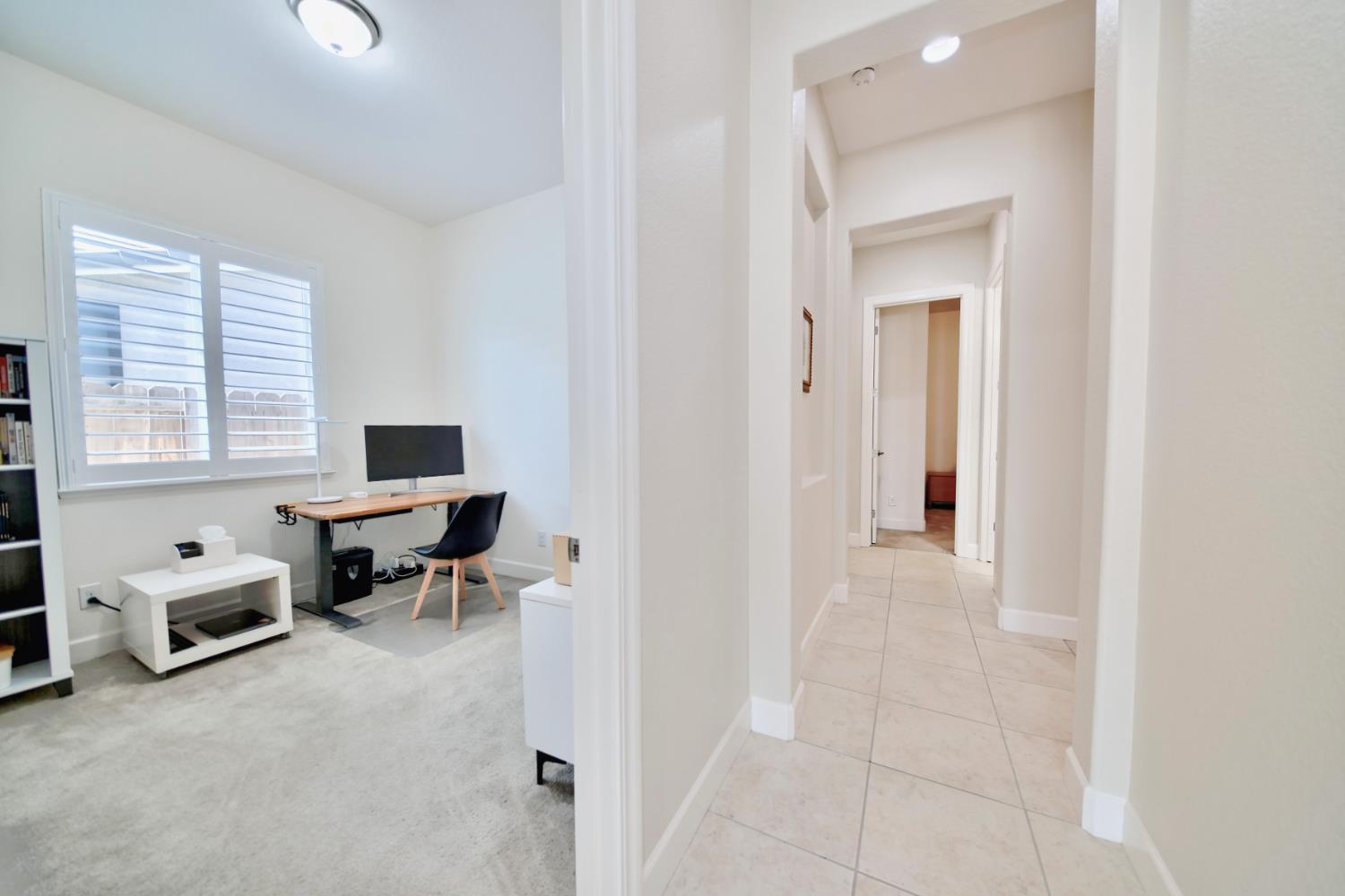 Detail Gallery Image 38 of 75 For 1980 Carogold Ln, Manteca,  CA 95337 - 4 Beds | 3/1 Baths