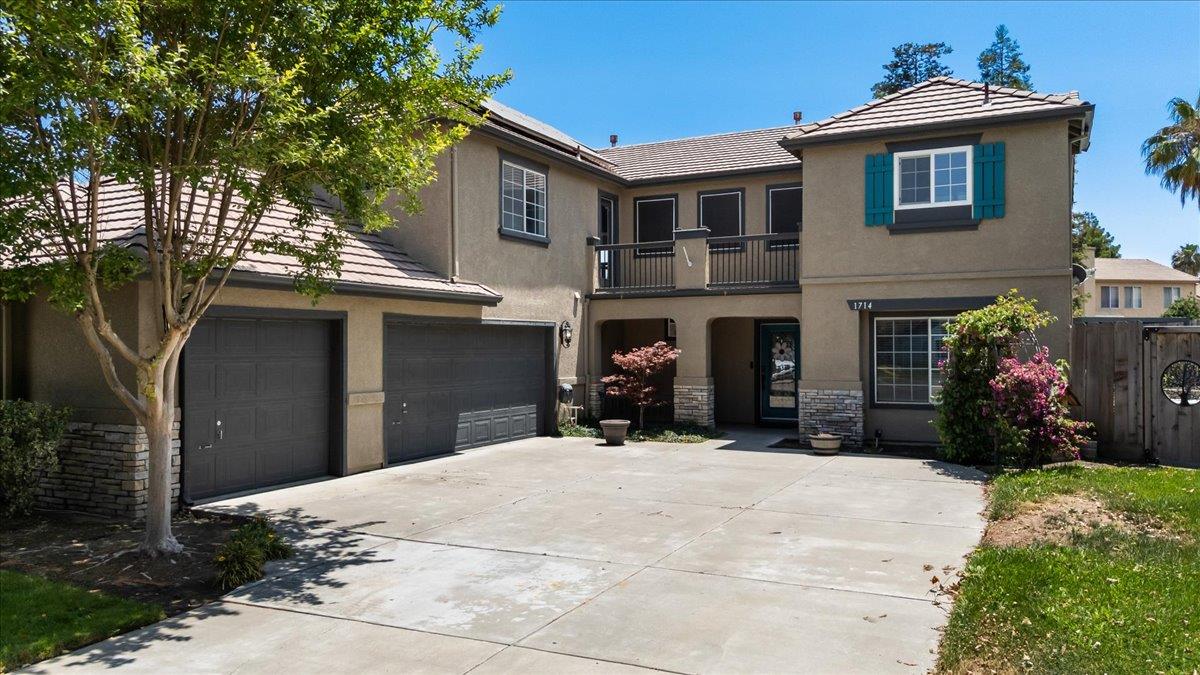 Detail Gallery Image 1 of 93 For 1714 Melissa Dr, Ripon,  CA 95366 - 5 Beds | 3 Baths