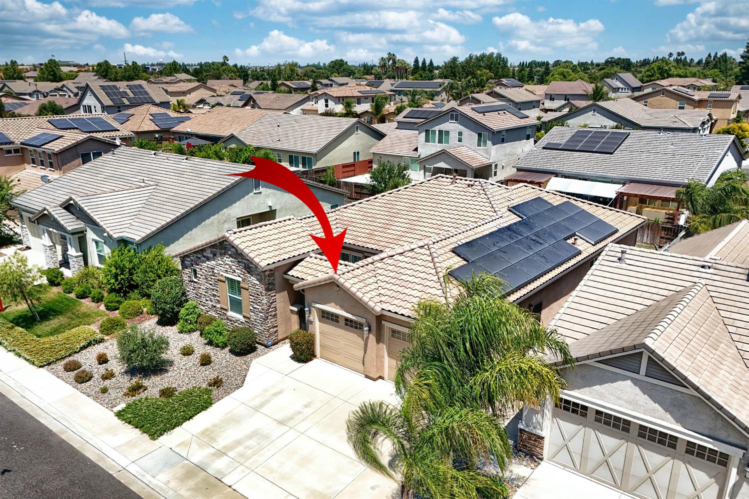 Detail Gallery Image 3 of 75 For 1980 Carogold Ln, Manteca,  CA 95337 - 4 Beds | 3/1 Baths
