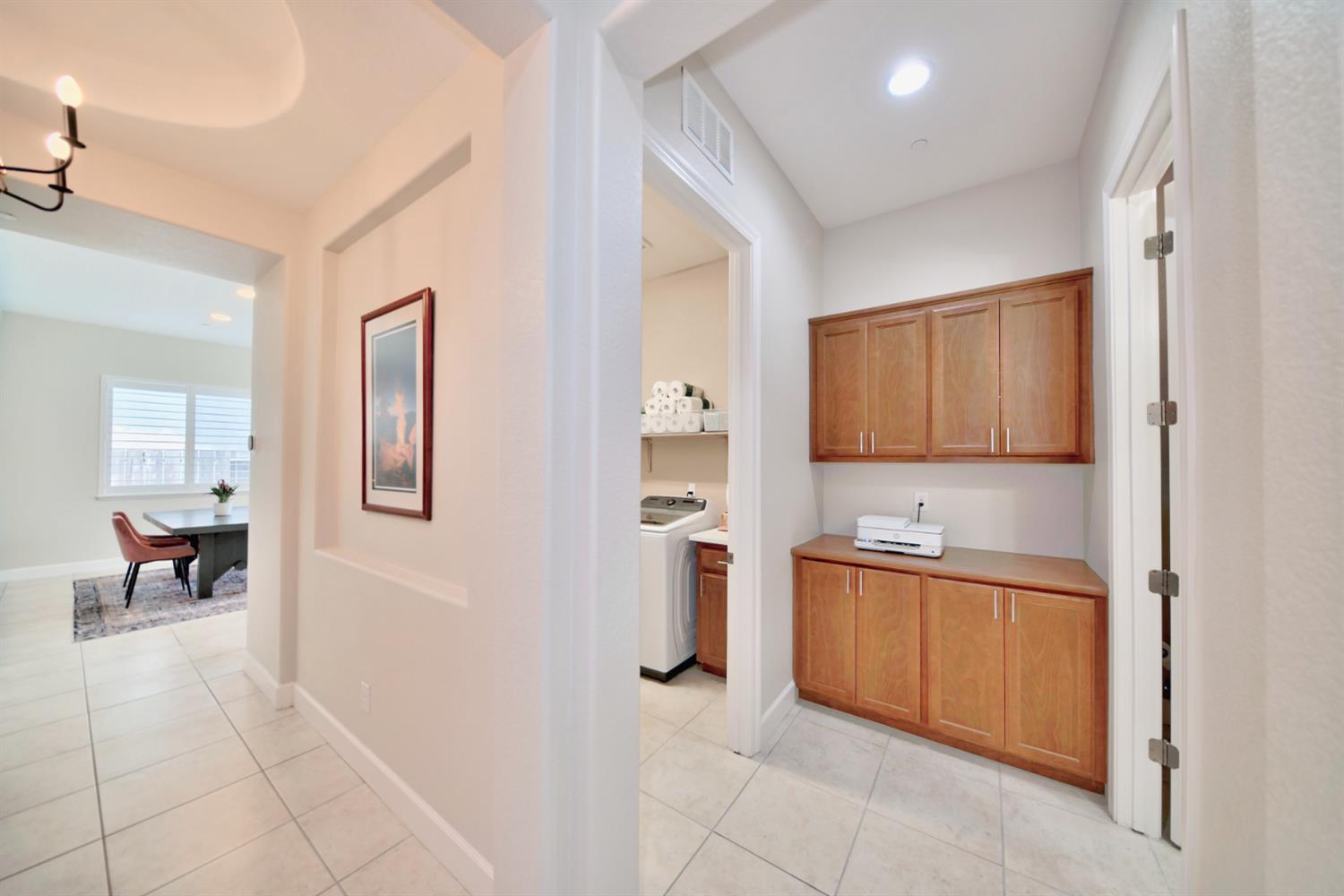 Detail Gallery Image 30 of 75 For 1980 Carogold Ln, Manteca,  CA 95337 - 4 Beds | 3/1 Baths
