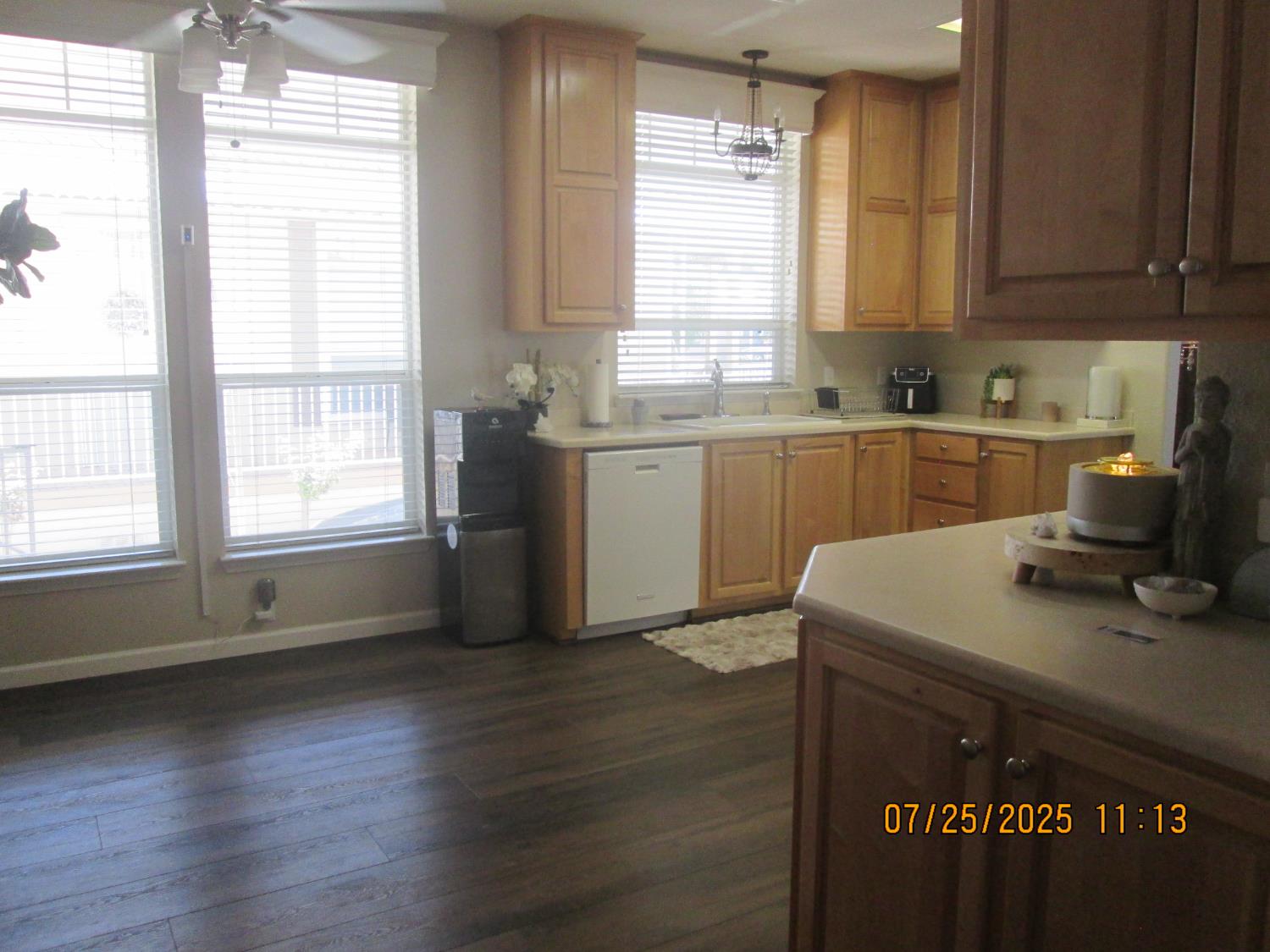 Detail Gallery Image 5 of 42 For 825 Knights Ct, Livingston,  CA 95334 - 3 Beds | 2 Baths