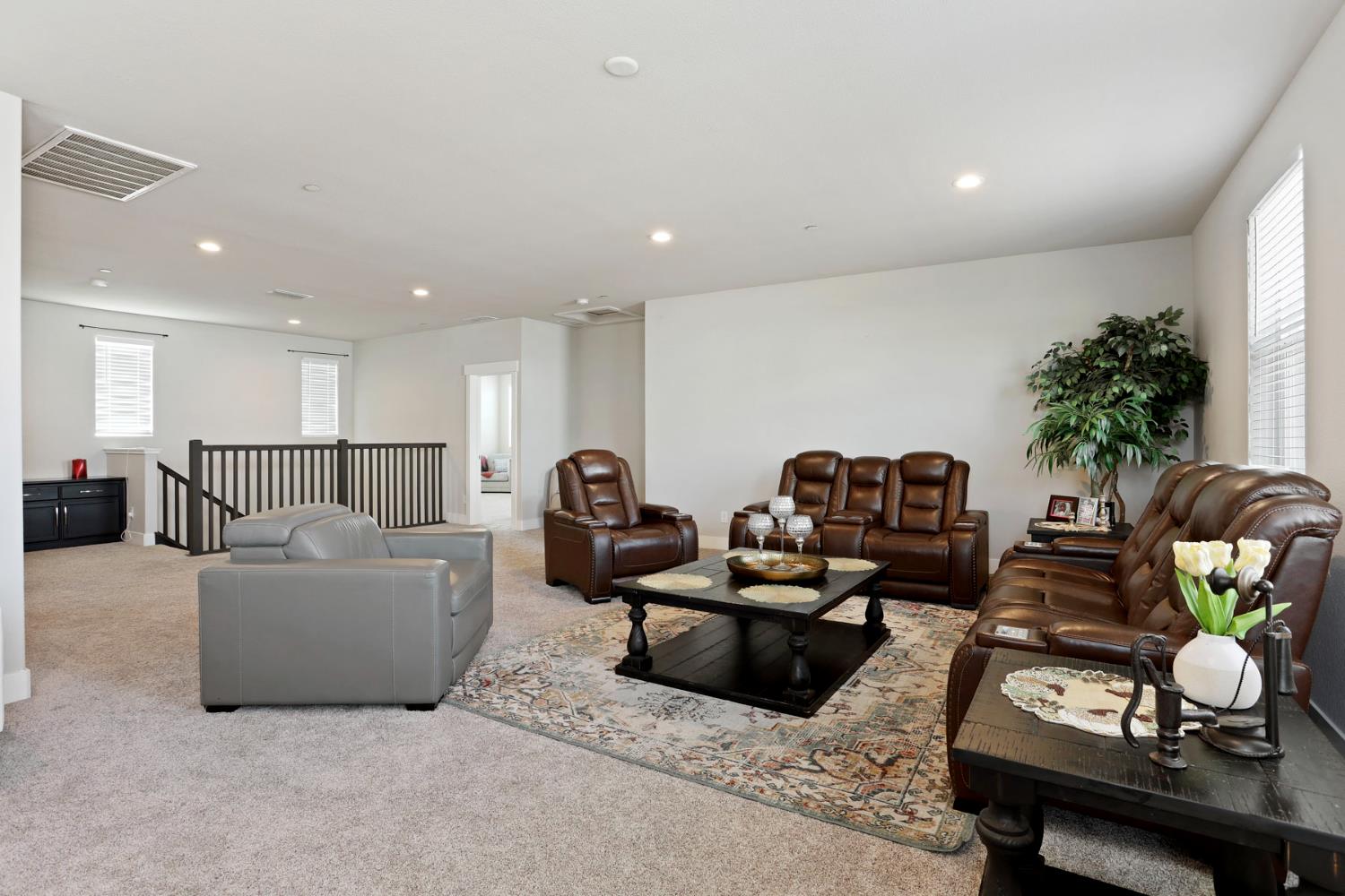Detail Gallery Image 25 of 54 For 1847 Outrigger Ln, Lathrop,  CA 95330 - 5 Beds | 4/1 Baths